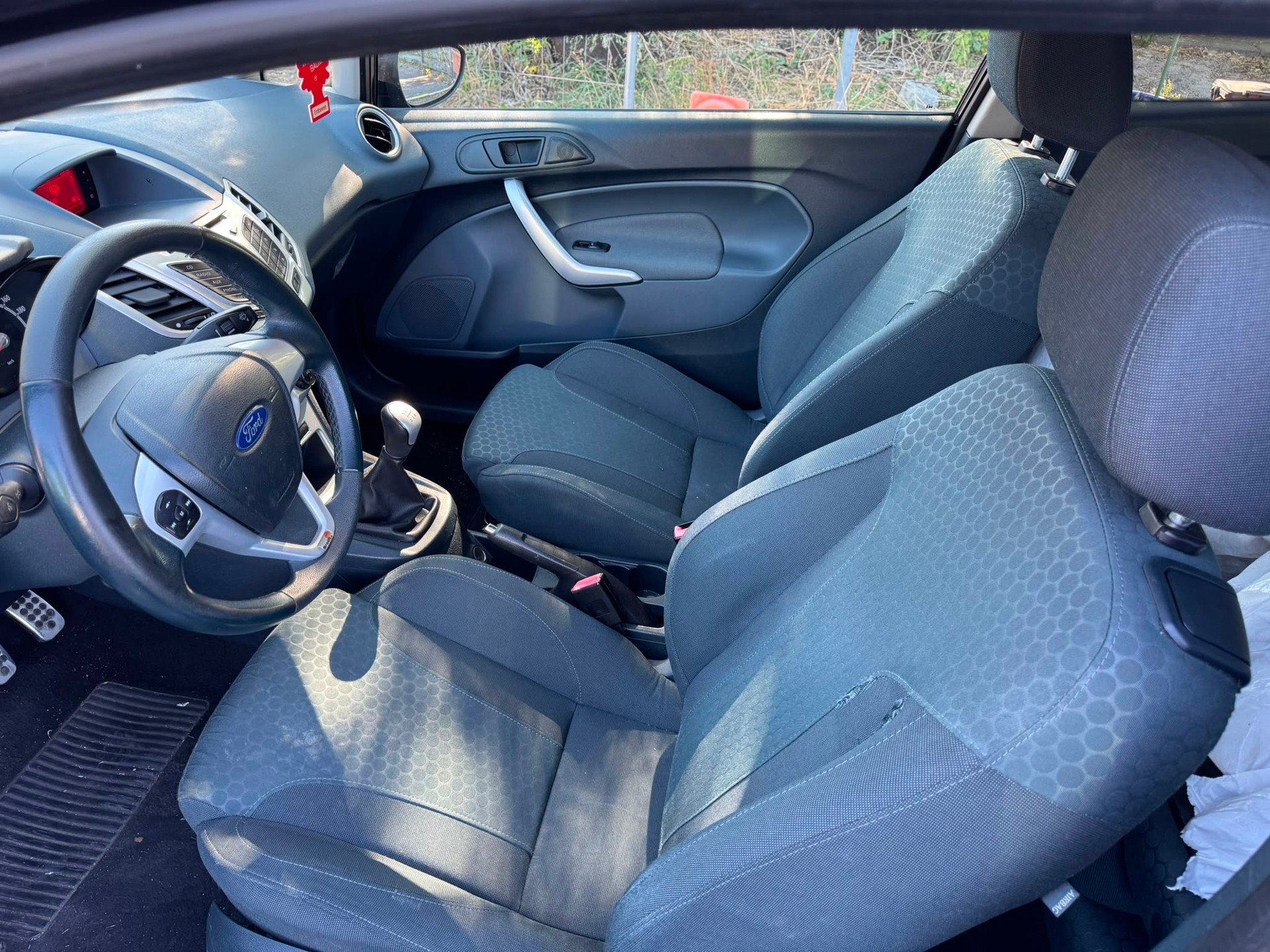 FORD Fiesta 1.6 16V Sport-image-5