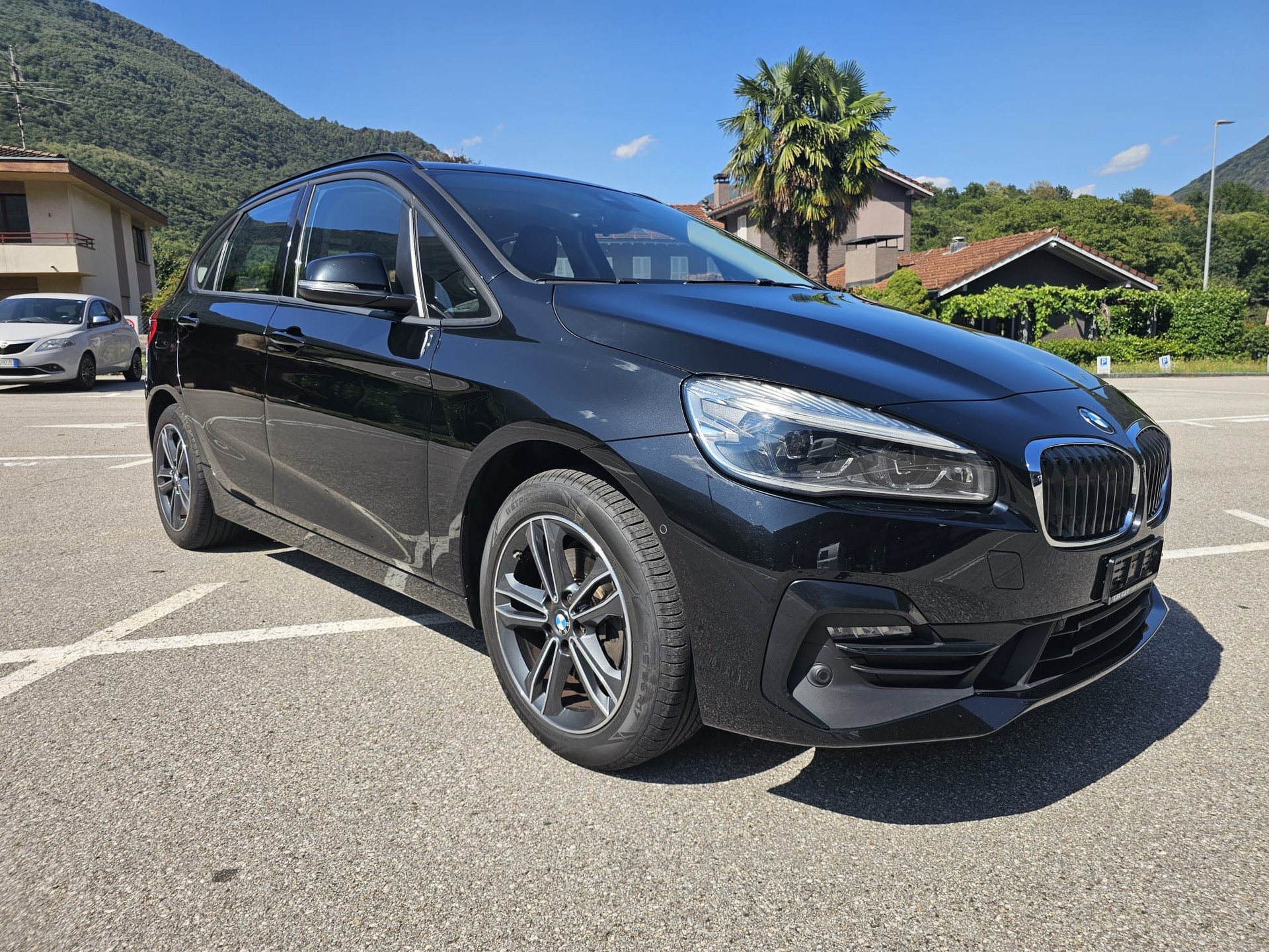 BMW 218d xDrive Active Tourer Steptronic Sport Line-image-0