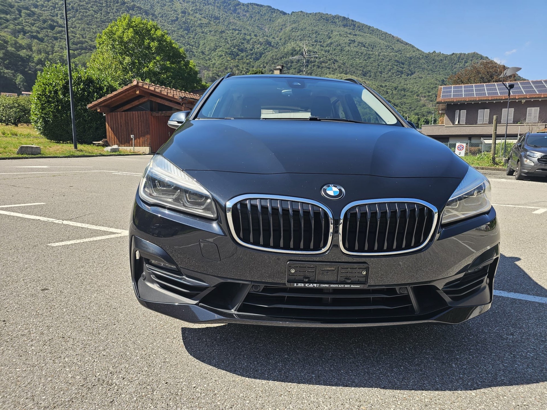 BMW 218d xDrive Active Tourer Steptronic Sport Line-image-2