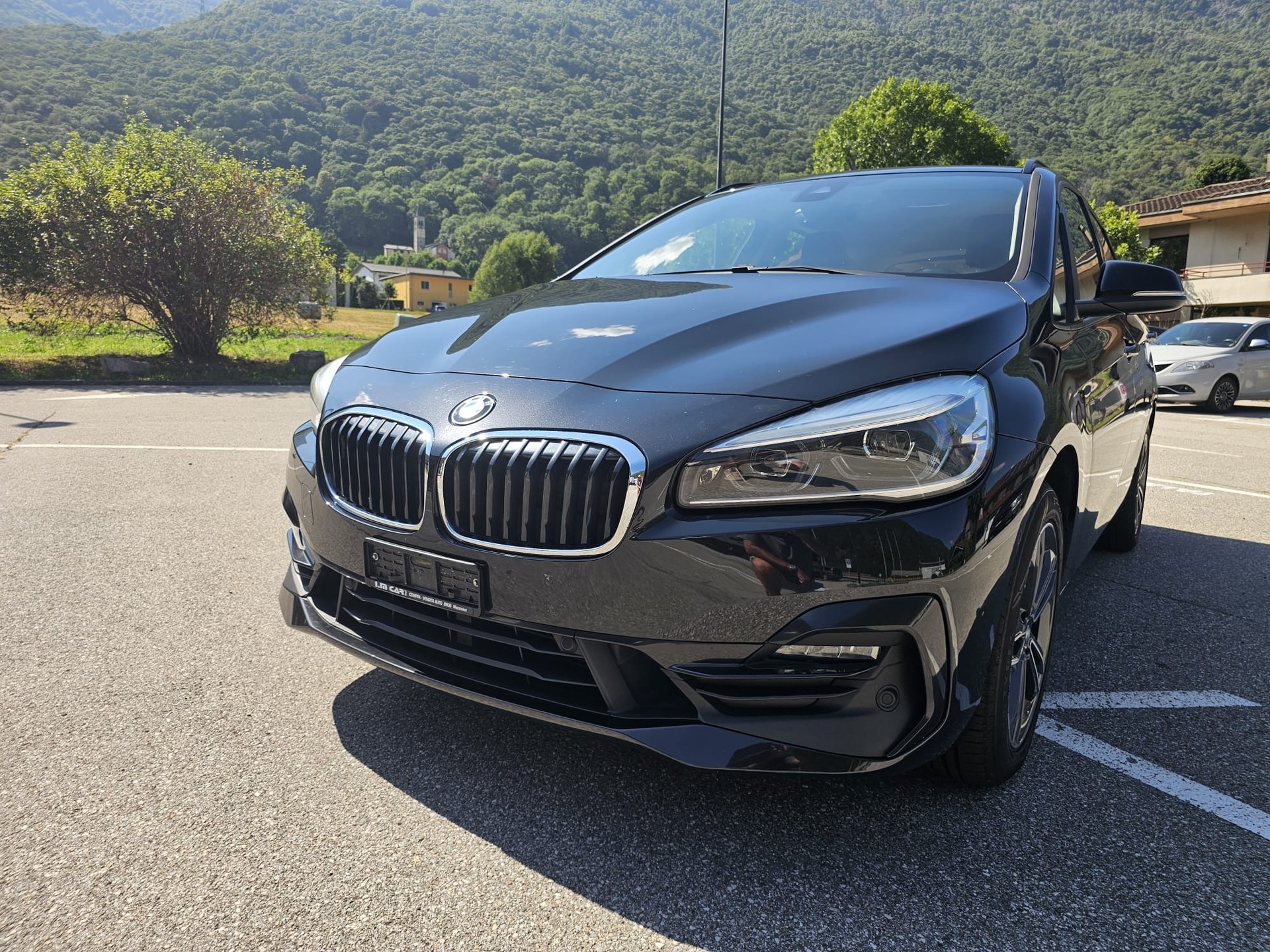 BMW 218d xDrive Active Tourer Steptronic Sport Line-image-5