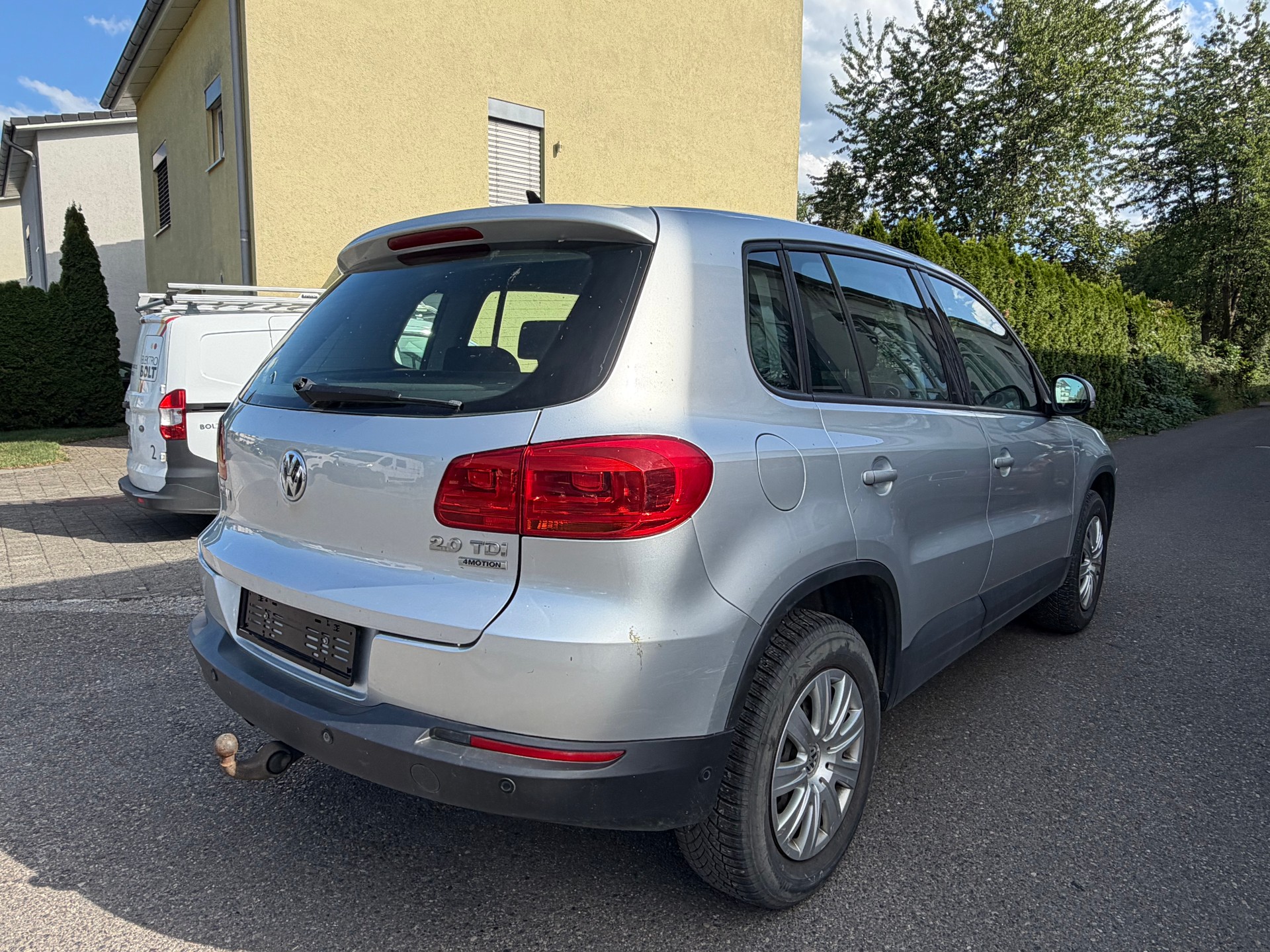 VW Tiguan 2.0 TDI Sport&Style 4Motion DSG-image-2