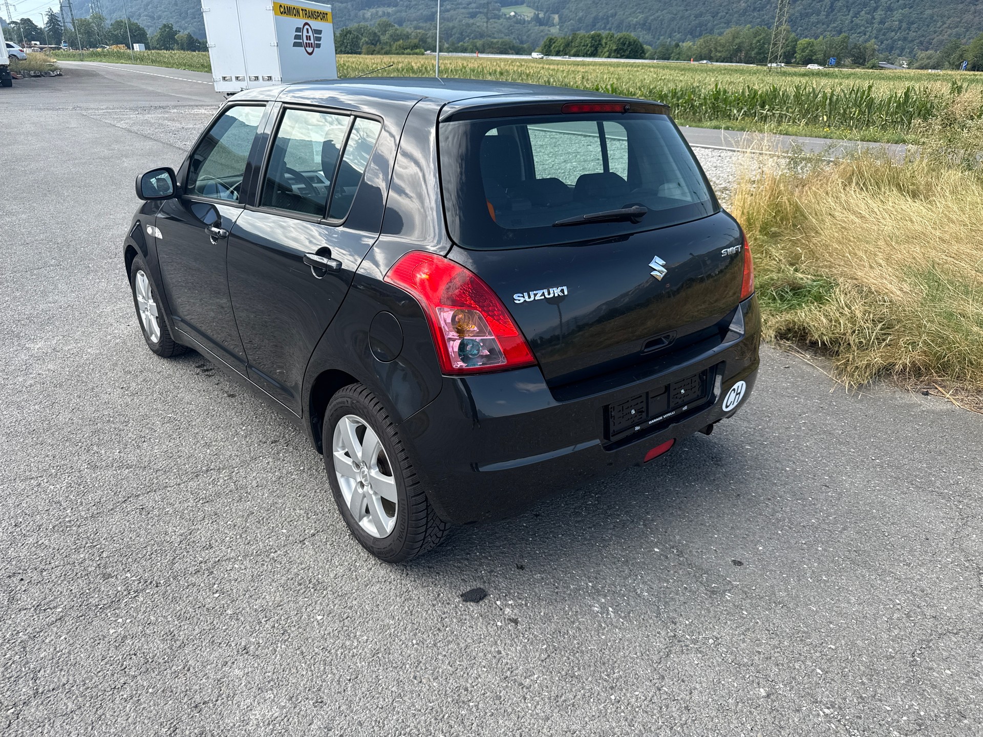 SUZUKI Swift 1.3i 16V GL Top-image-2