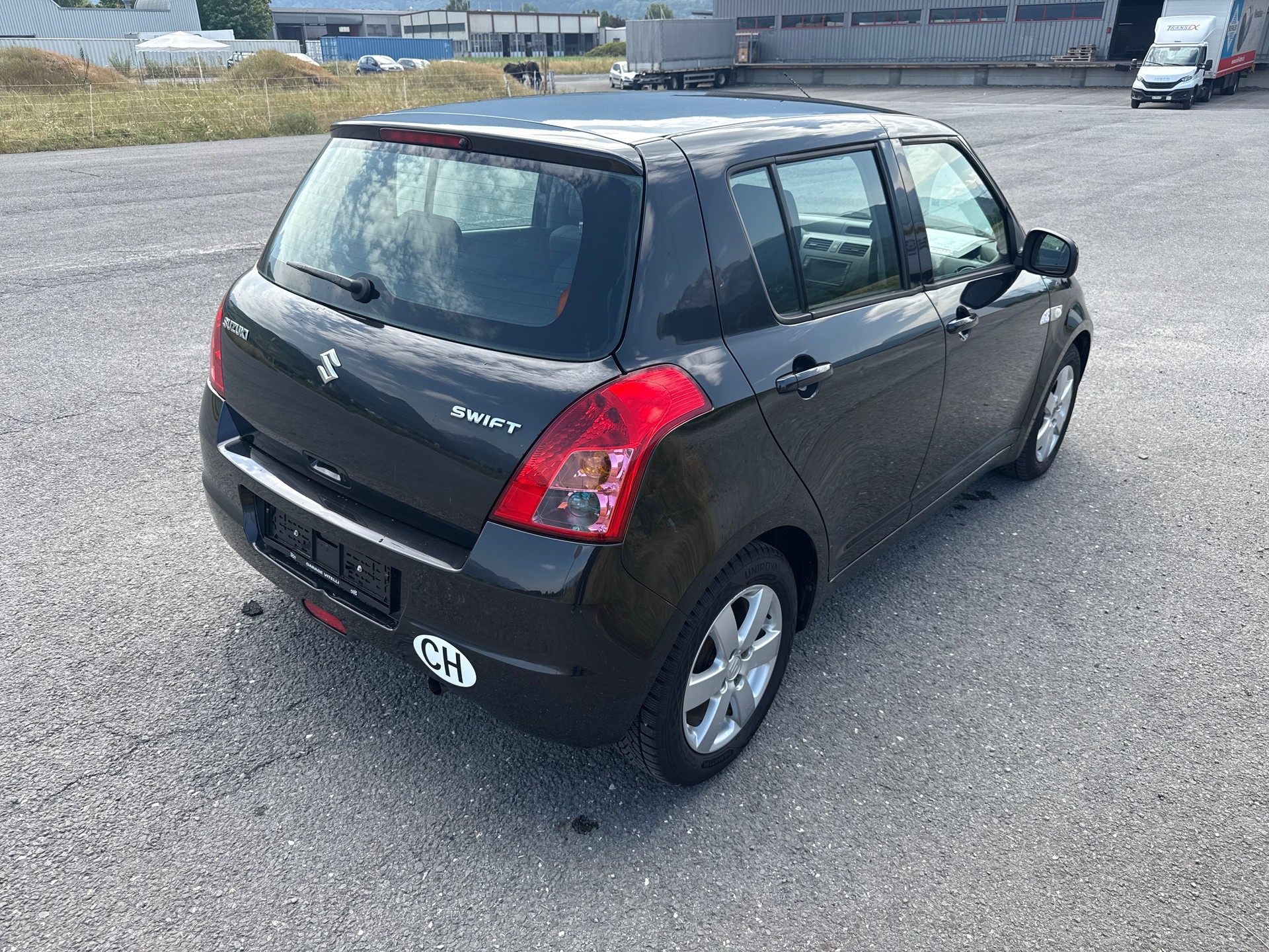 SUZUKI Swift 1.3i 16V GL Top-image-4