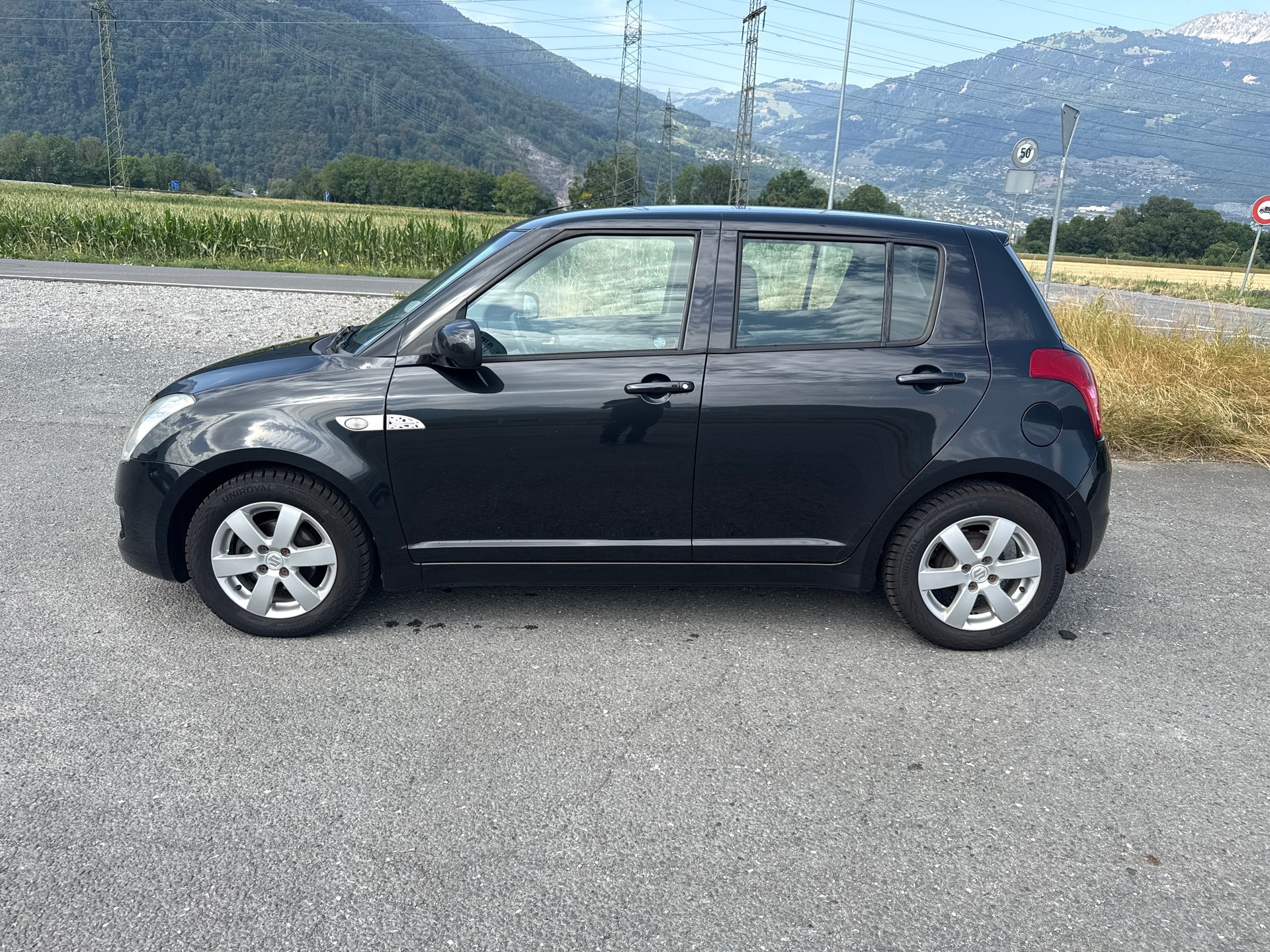 SUZUKI Swift 1.3i 16V GL Top-image-1
