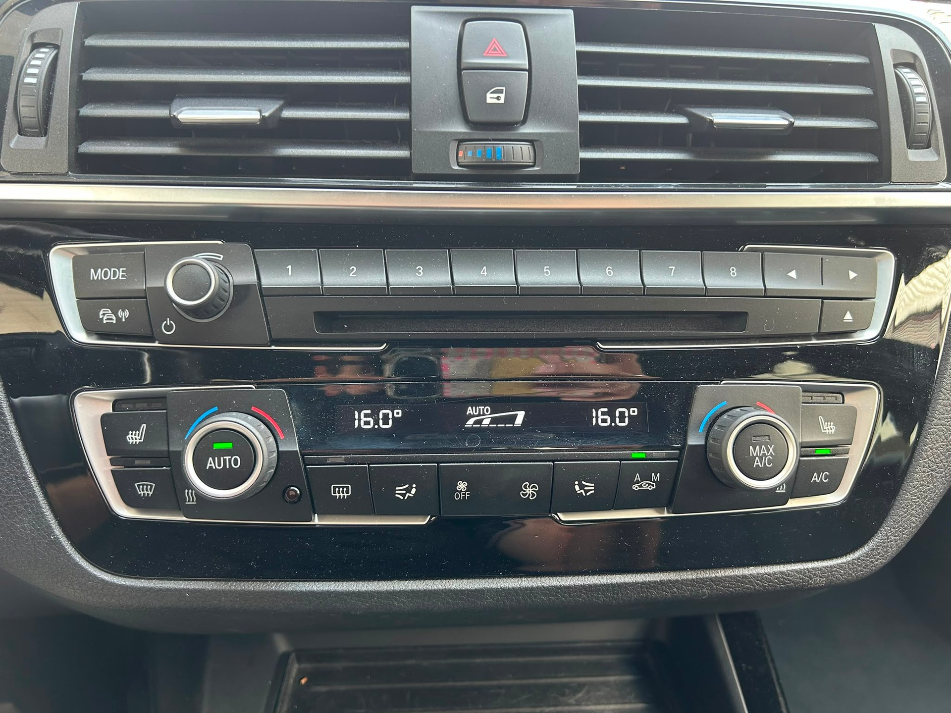 BMW 120d xDrive Steptronic-image-12