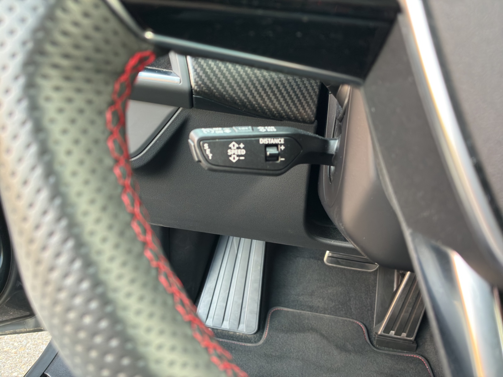 AUDI RS e-tron GT quattro-image-15