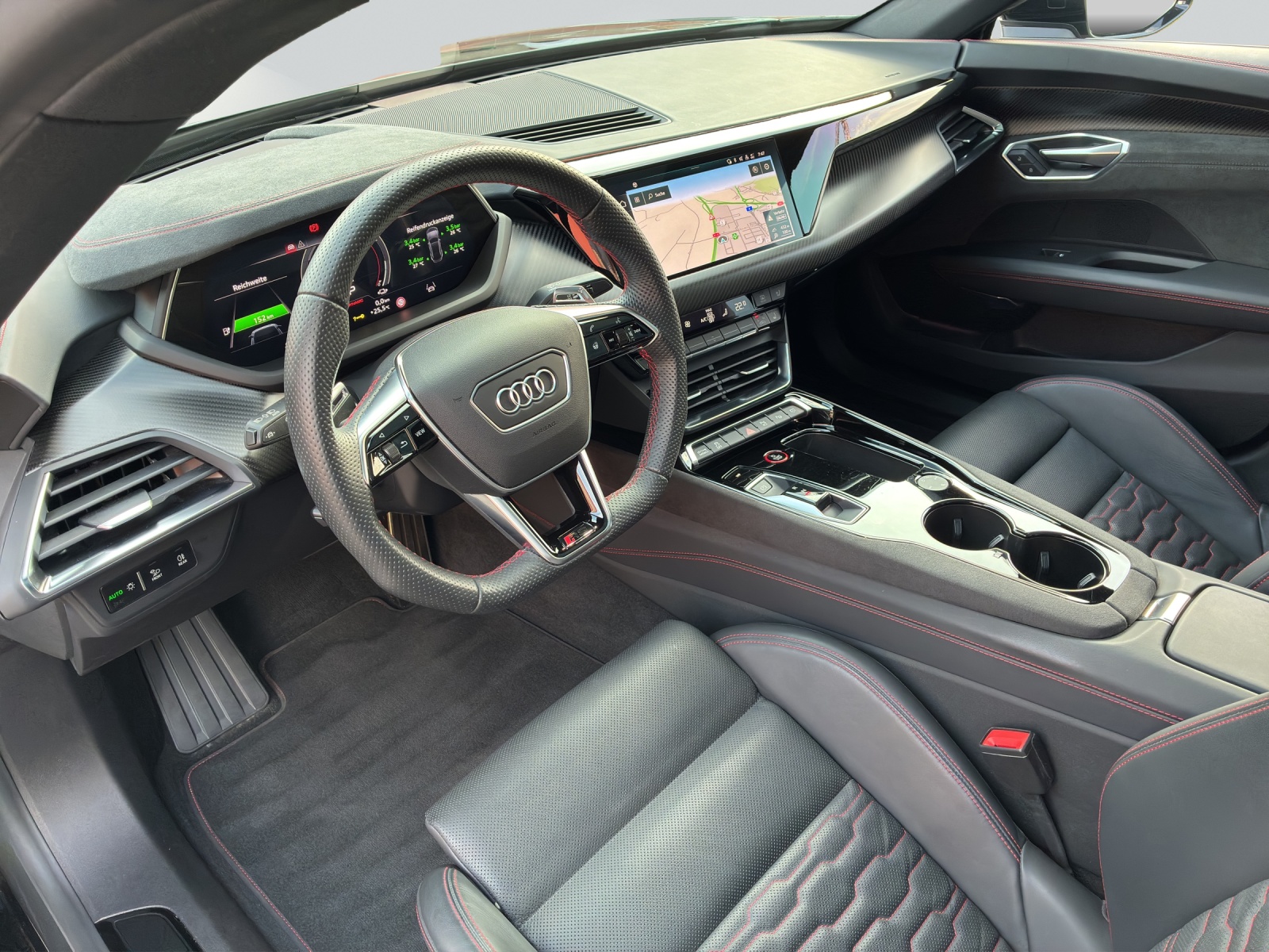 AUDI RS e-tron GT quattro-image-4