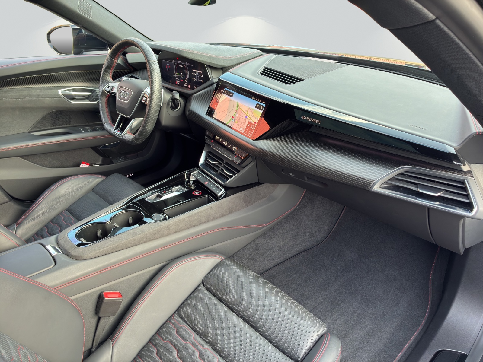 AUDI RS e-tron GT quattro-image-7