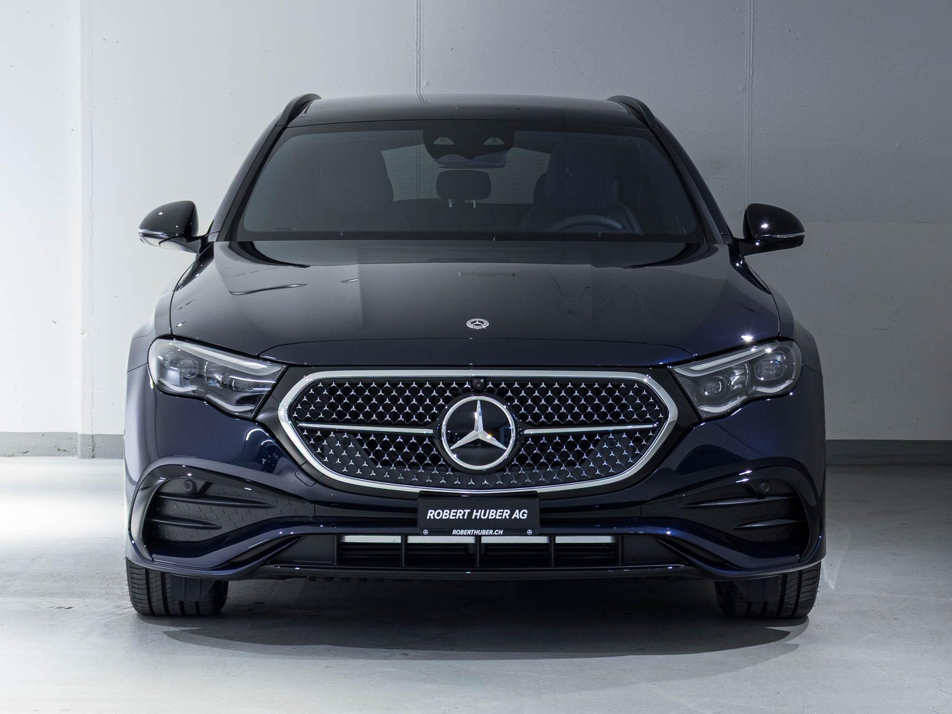 MERCEDES-BENZ E 220 d 4MATIC T-Modell-image-2