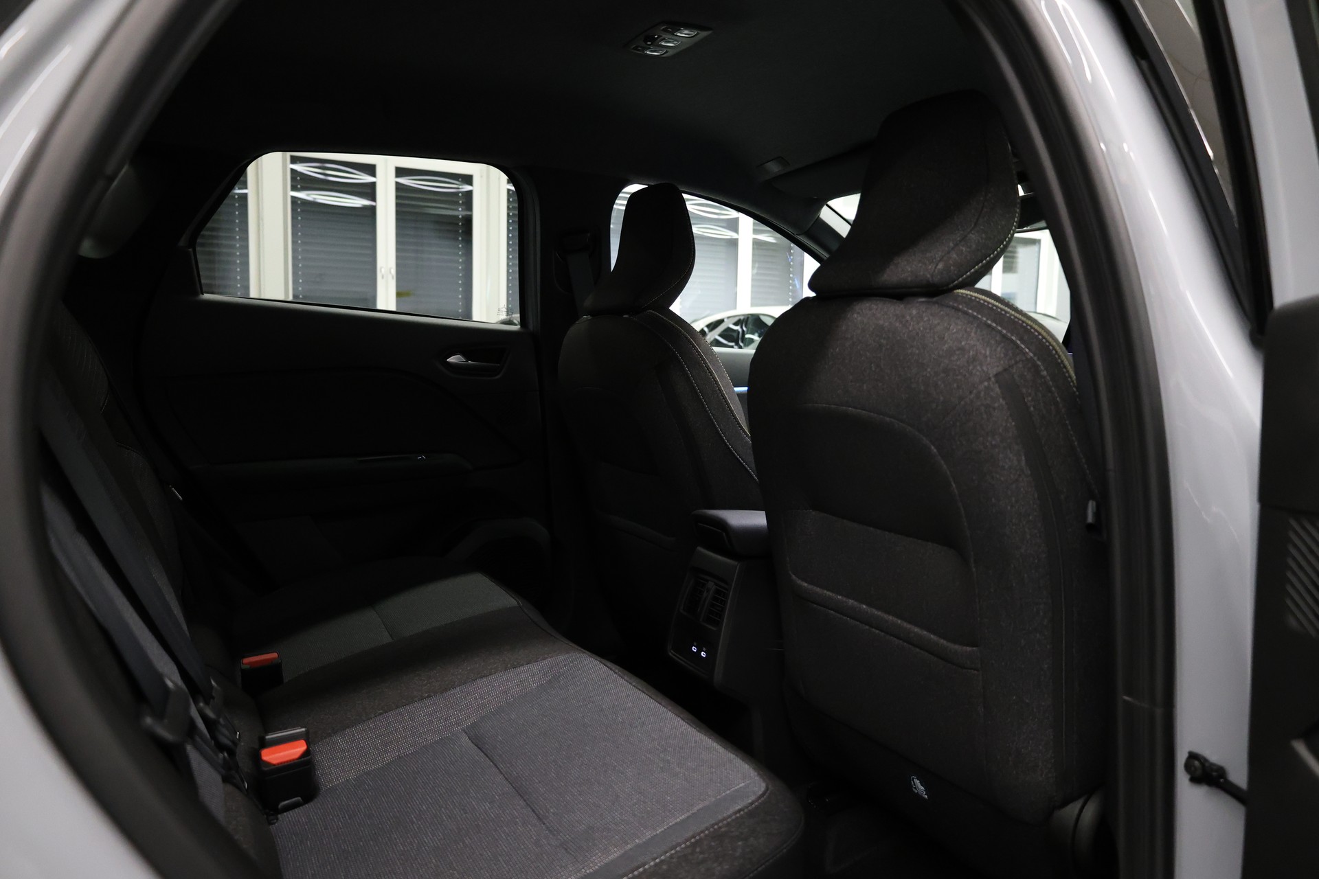 RENAULT Captur 1.8 E-Tech techno-image-18