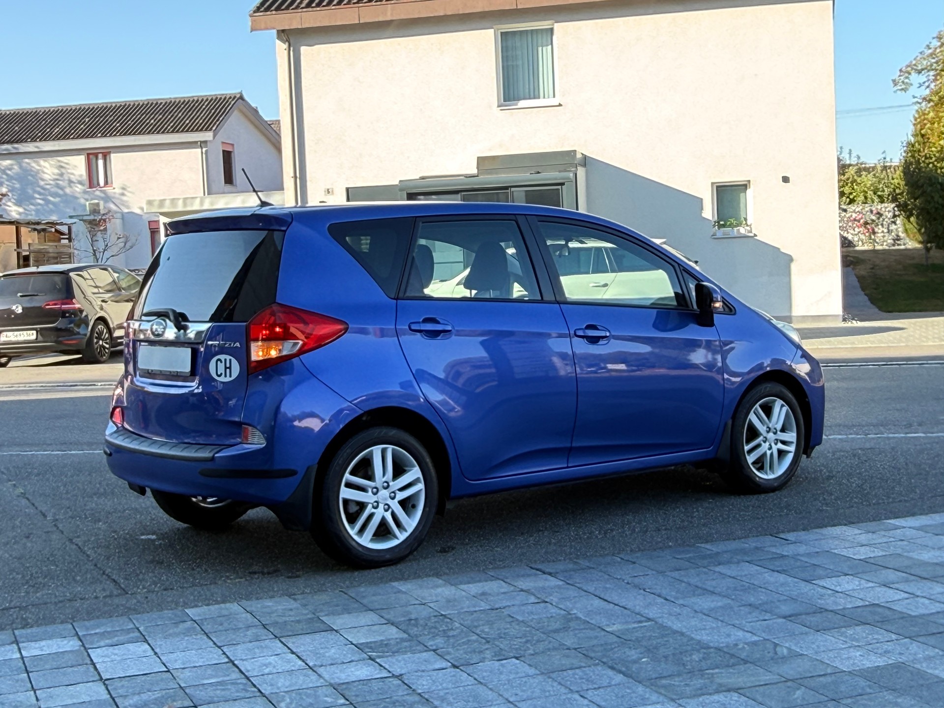 SUBARU Trezia 1.4D Swiss Luxury-image-2