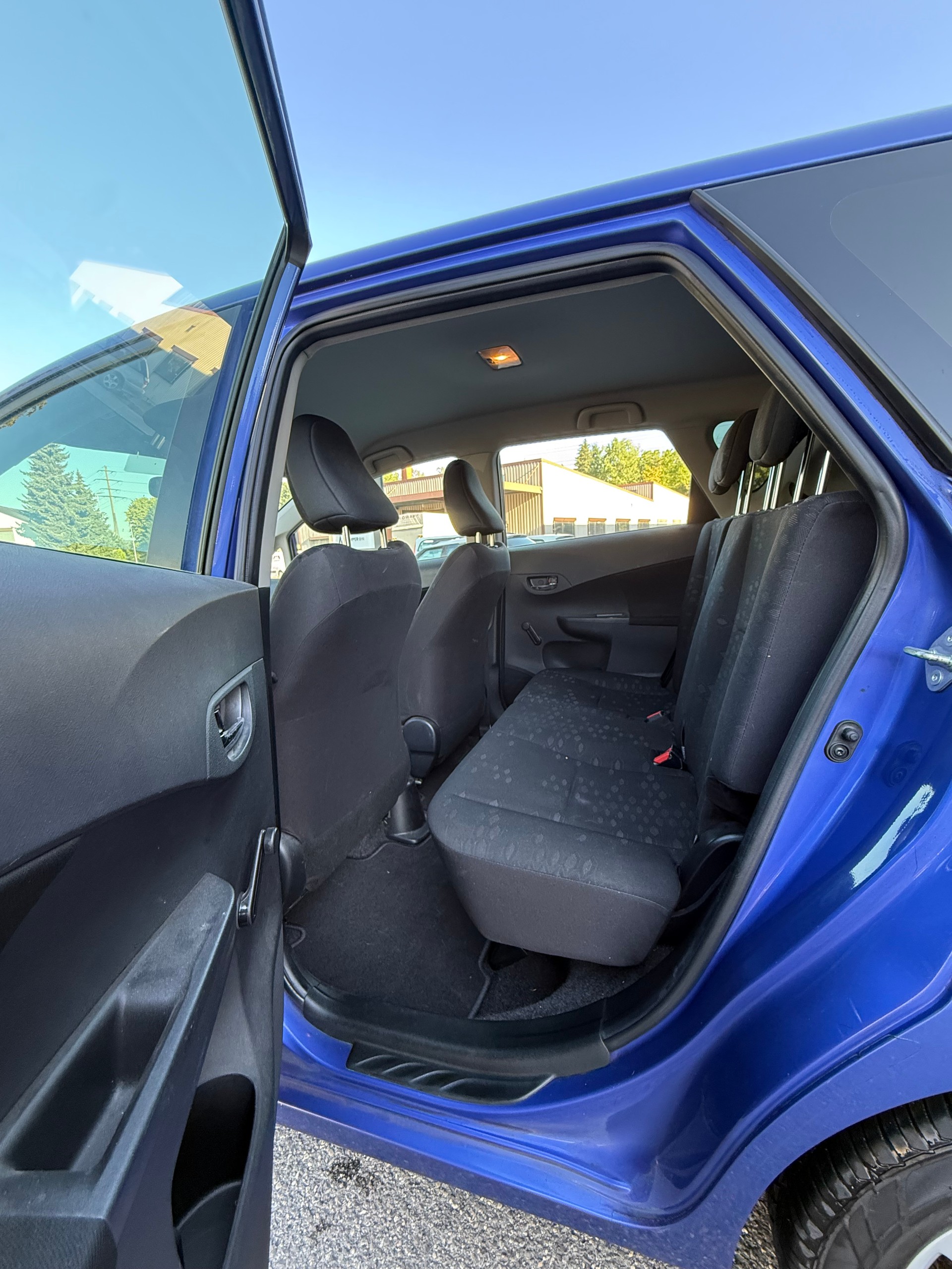 SUBARU Trezia 1.4D Swiss Luxury-image-3