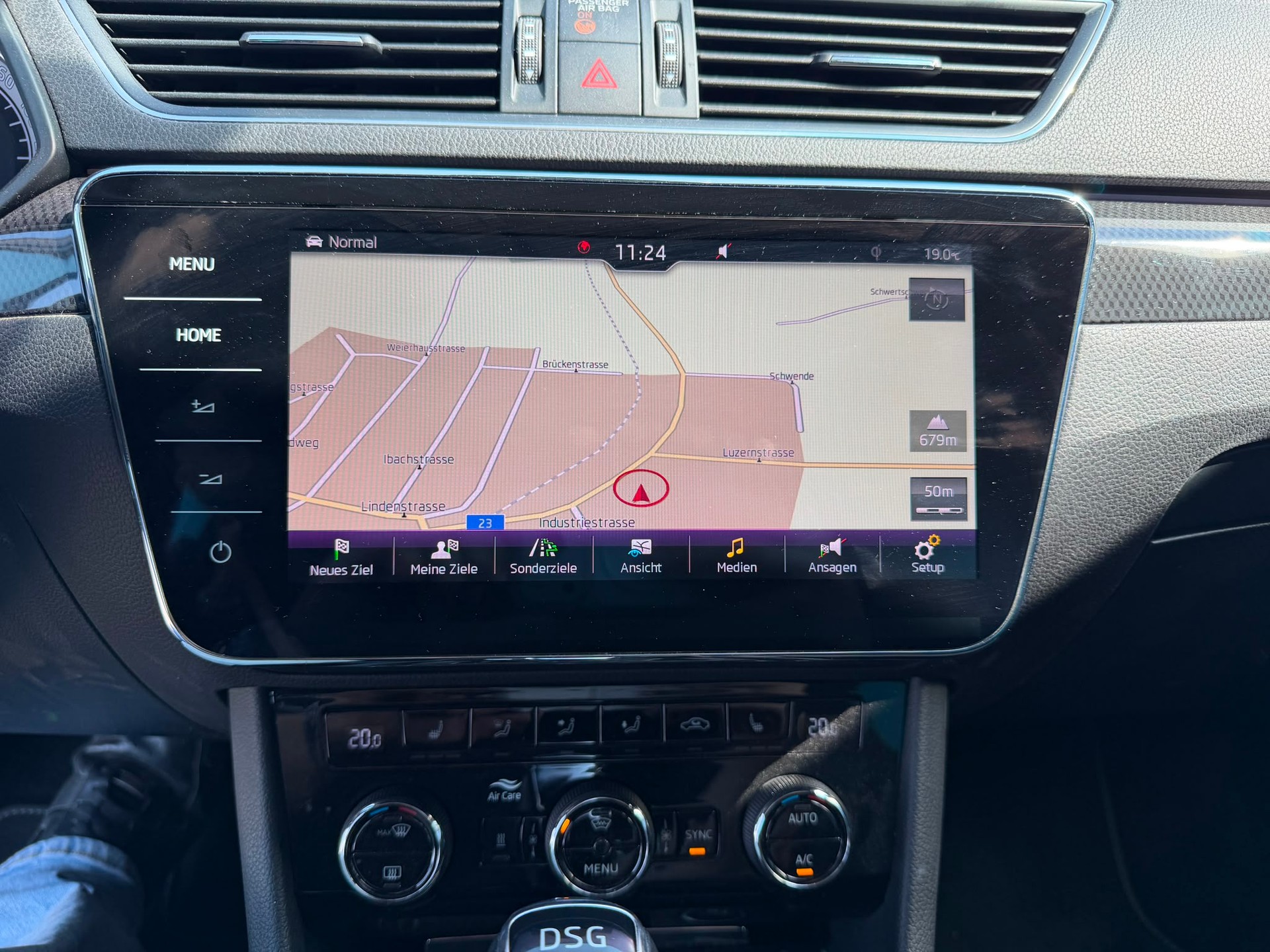 SKODA Superb Combi 2.0 TDi SportLine+ 4x4 DSG-image-17