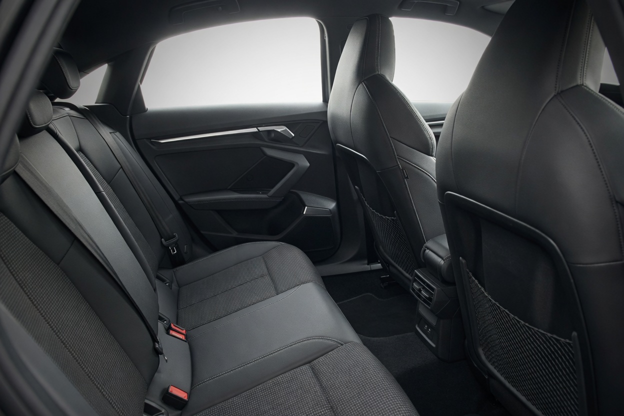 AUDI S3 Limousine 2.0 TFSI quattro S-tronic SEDAN-image-11