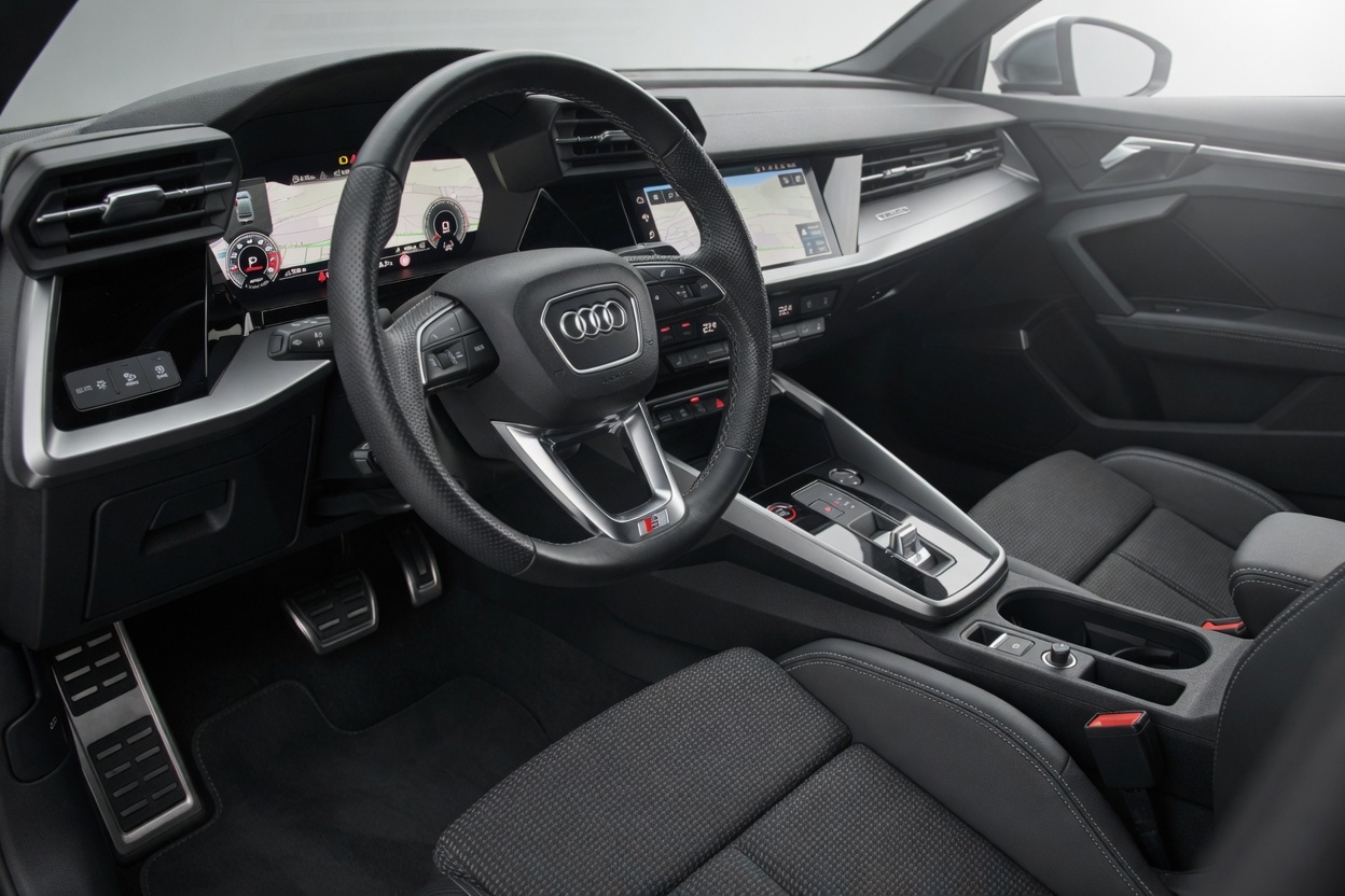 AUDI S3 Limousine 2.0 TFSI quattro S-tronic SEDAN-image-8
