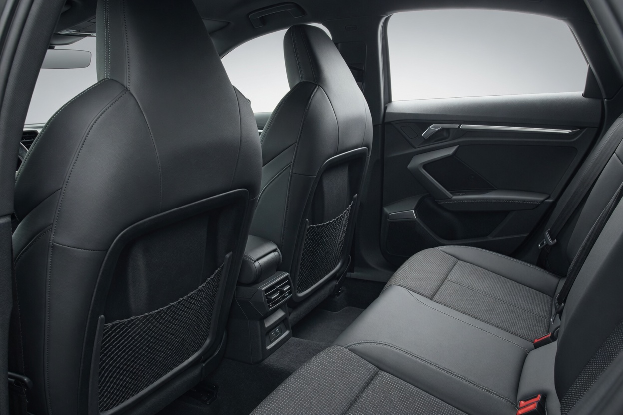 AUDI S3 Limousine 2.0 TFSI quattro S-tronic SEDAN-image-9
