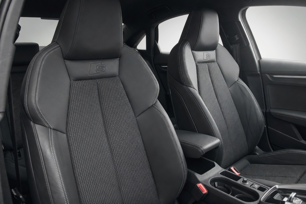 AUDI S3 Limousine 2.0 TFSI quattro S-tronic SEDAN-image-14