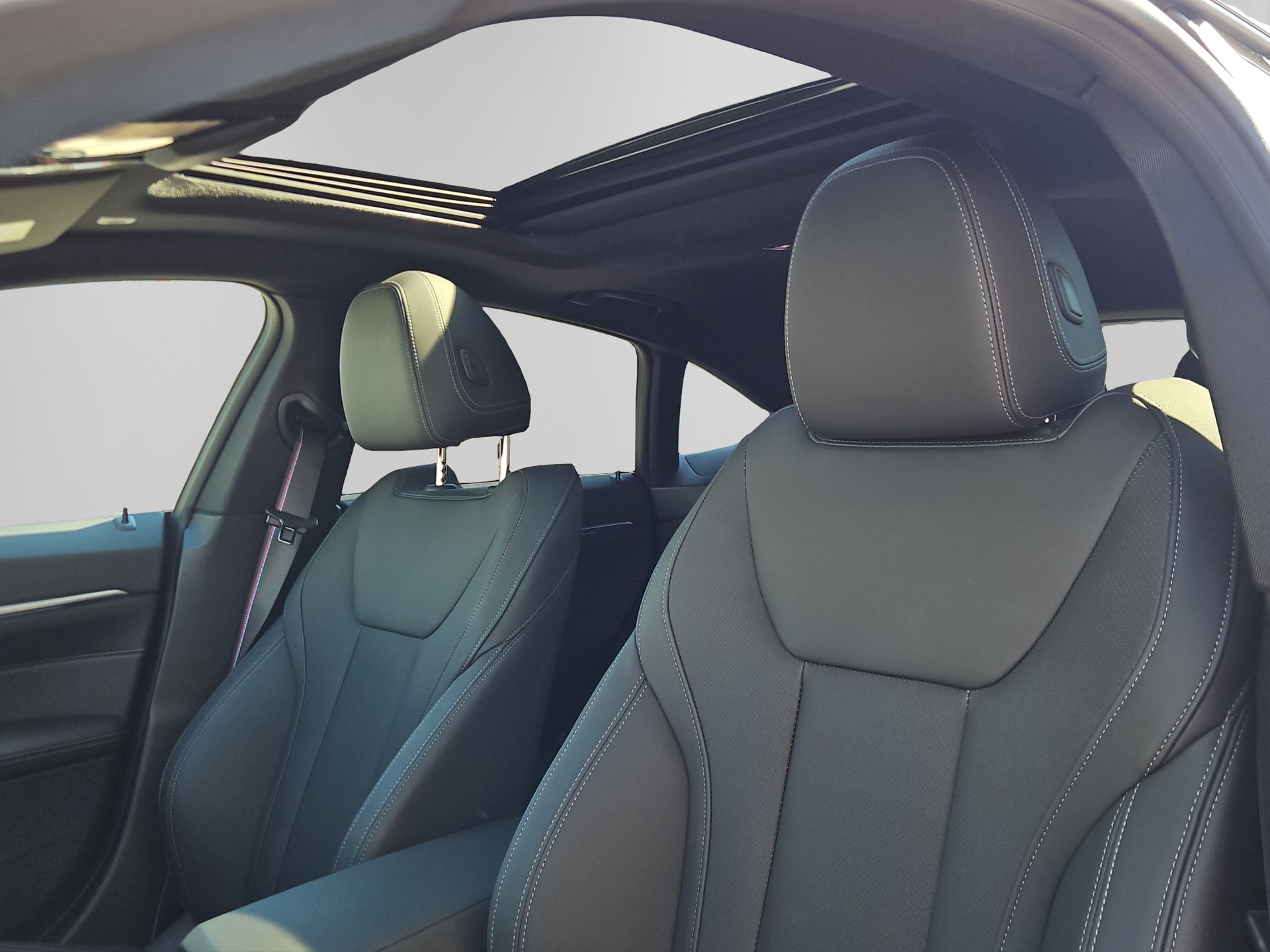 BMW i4 M60 M Sport Pro-image-11