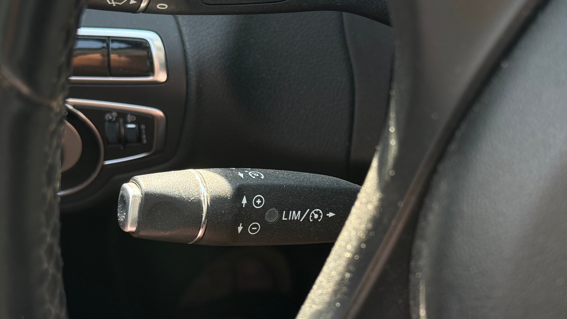 MERCEDES-BENZ C 220 BlueTEC AMG Line 7G-Tronic-image-13