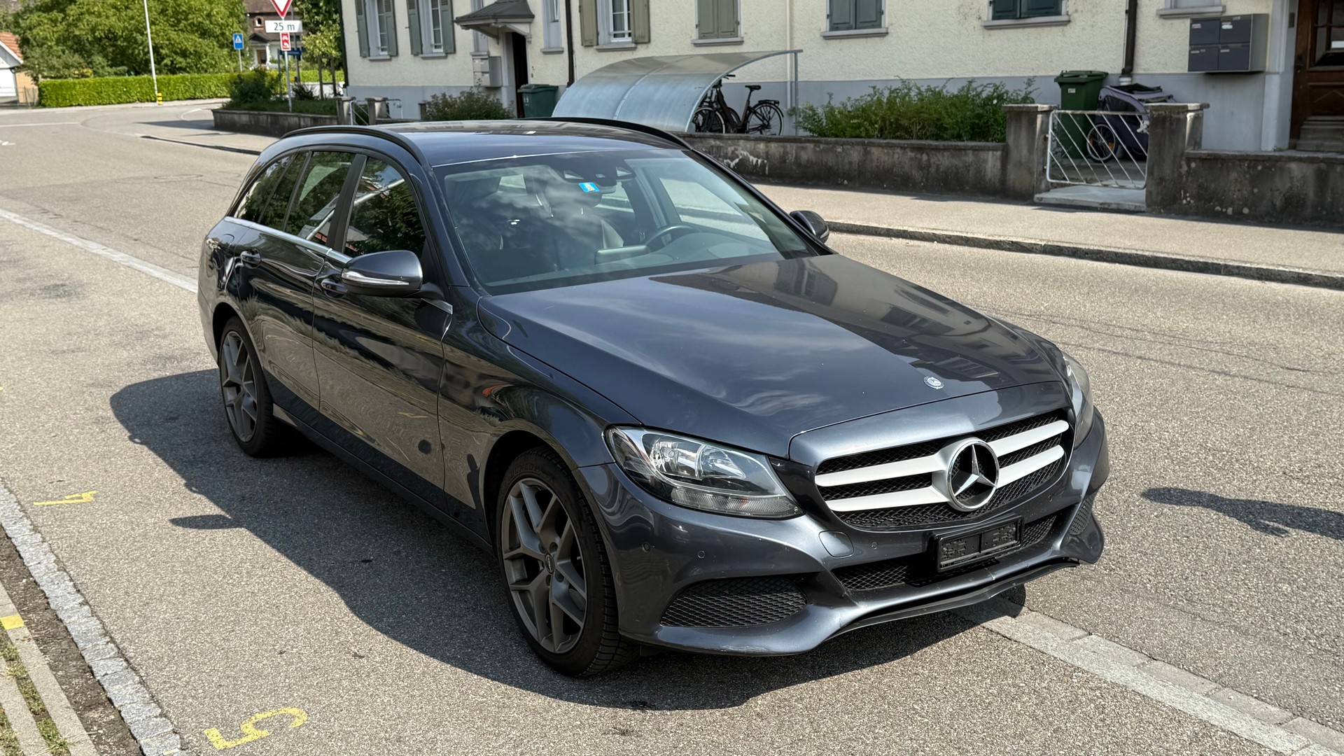 MERCEDES-BENZ C 220 BlueTEC AMG Line 7G-Tronic-image-2
