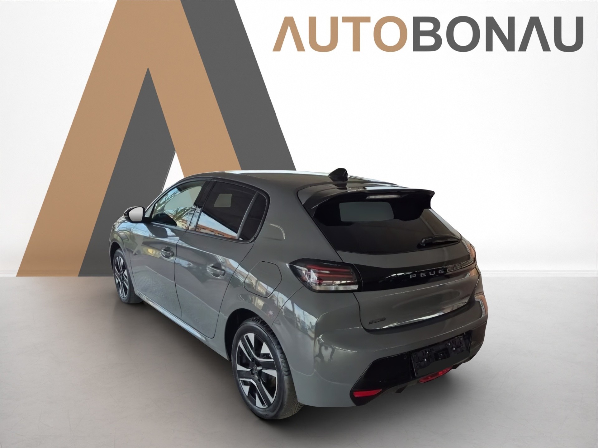PEUGEOT 208 1.2 Hybrid Allure-image-21