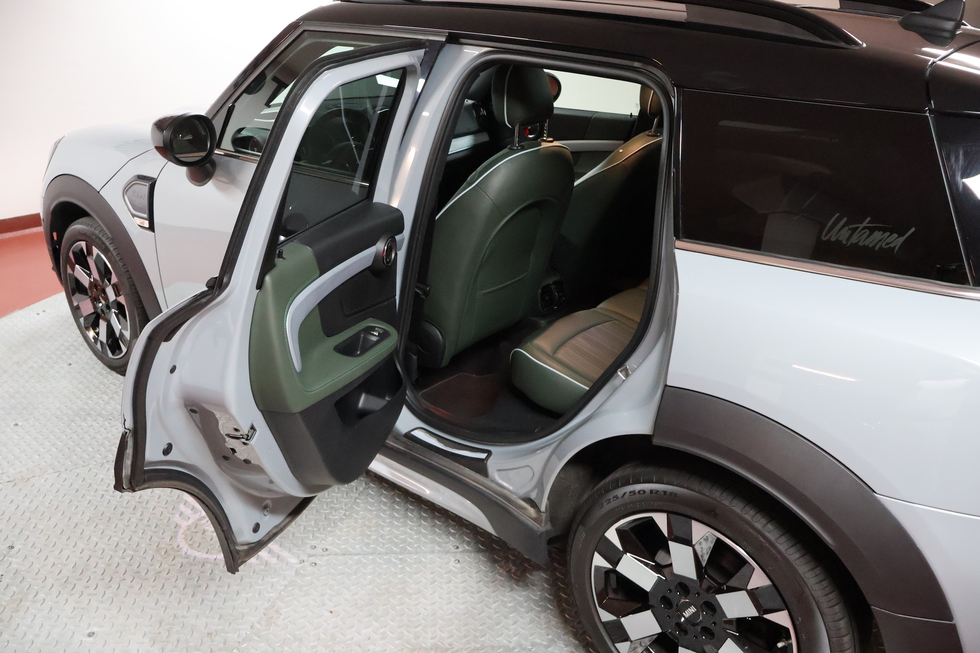 MINI Countryman Cooper S Untamed Edition ALL4 Steptronic-image-15