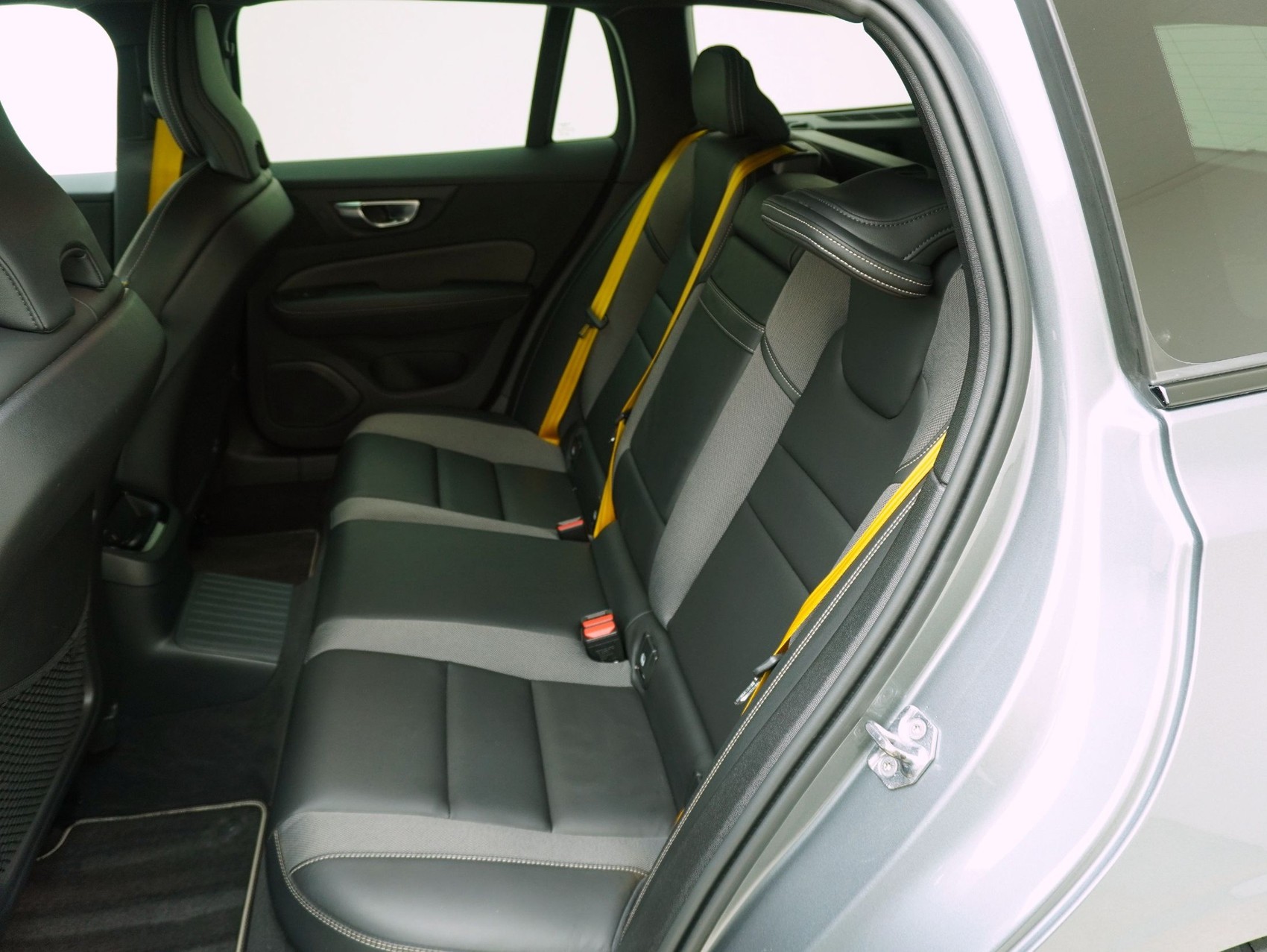 VOLVO V60 T8 TE Polestar eAWD-image-10