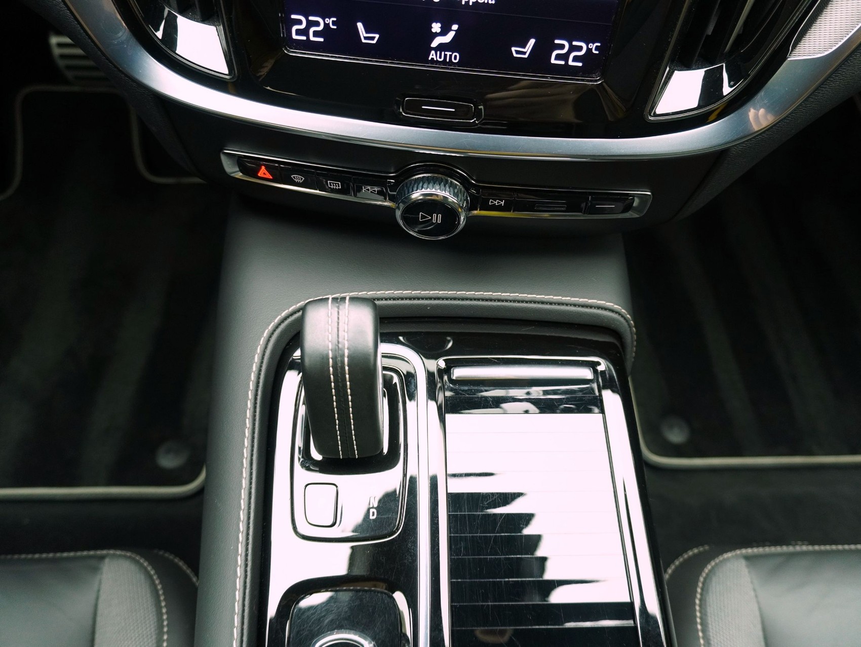 VOLVO V60 T8 TE Polestar eAWD-image-13