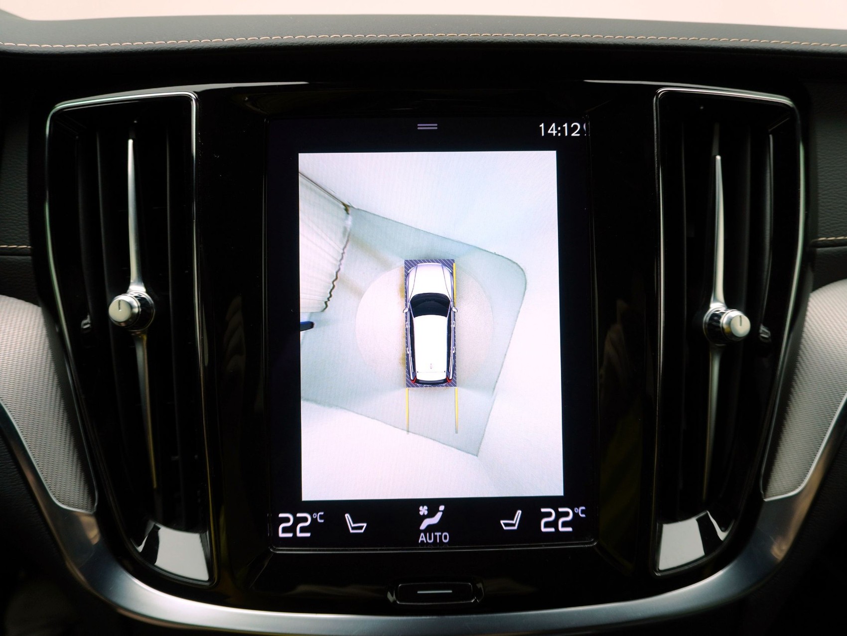 VOLVO V60 T8 TE Polestar eAWD-image-16