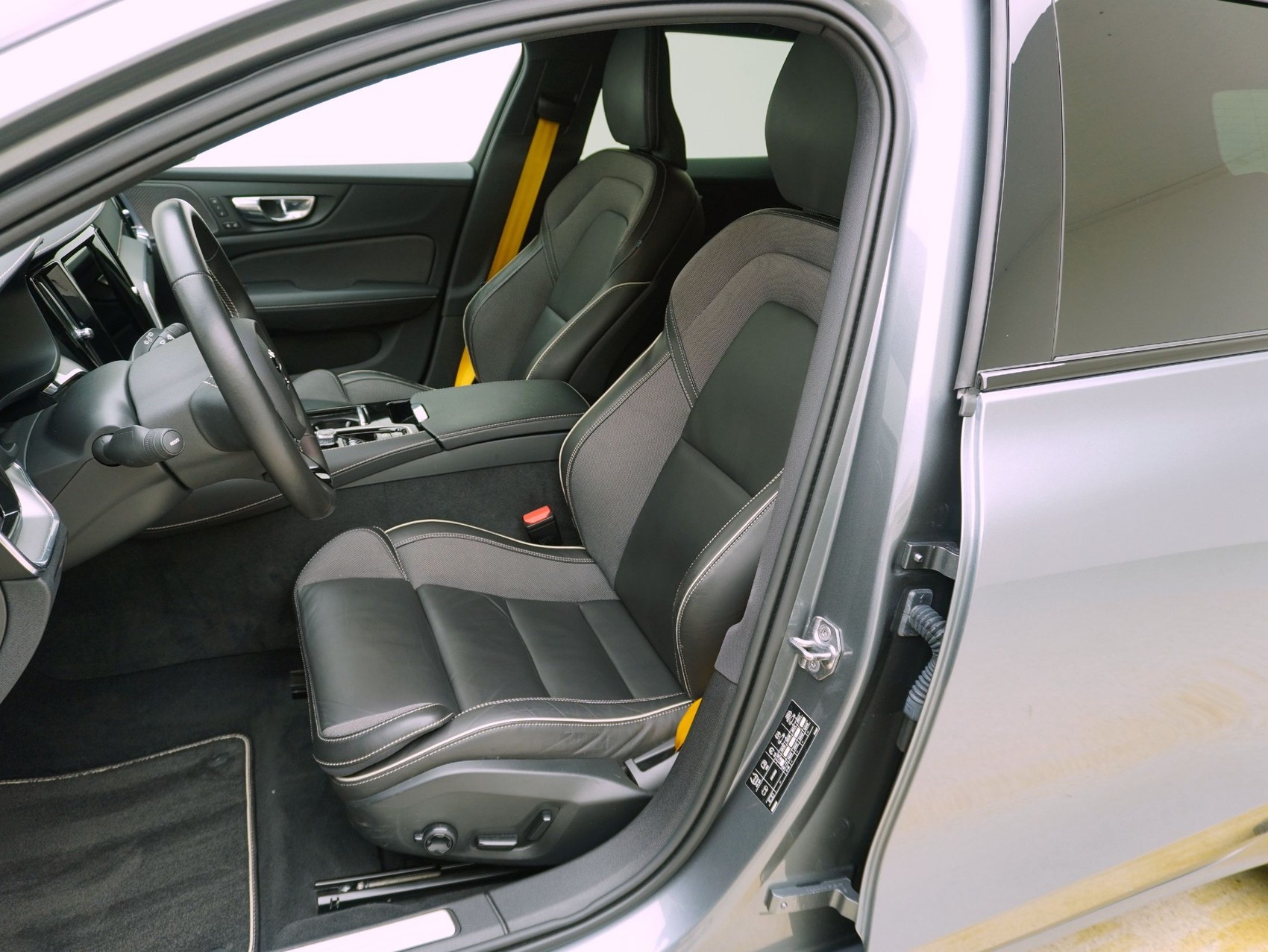 VOLVO V60 T8 TE Polestar eAWD-image-8