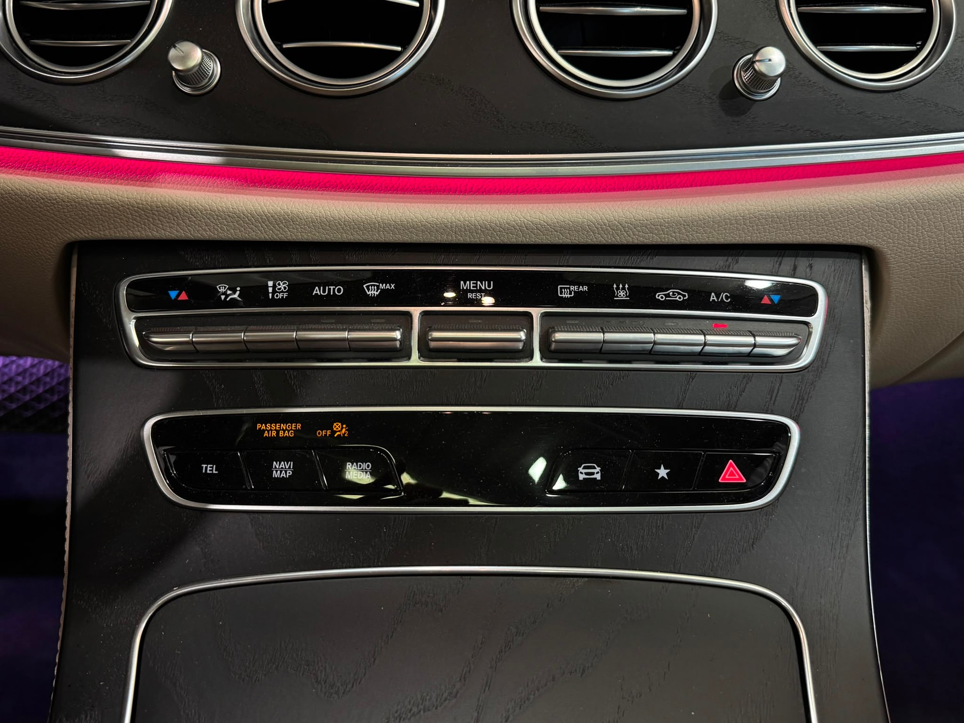 MERCEDES-BENZ E 300 d T 4Matic Exclusive 9G-Tronic-image-13