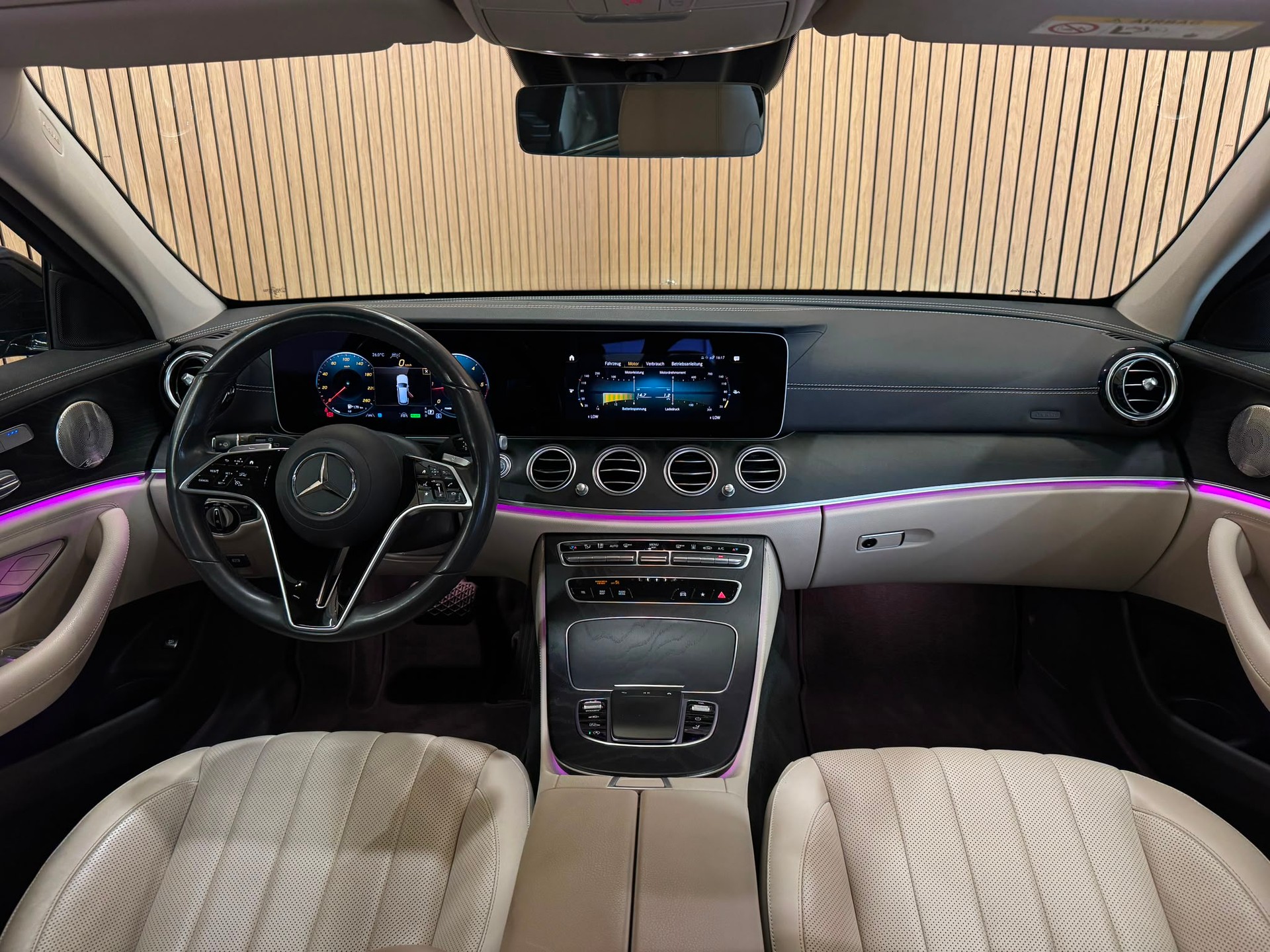 MERCEDES-BENZ E 300 d T 4Matic Exclusive 9G-Tronic-image-8