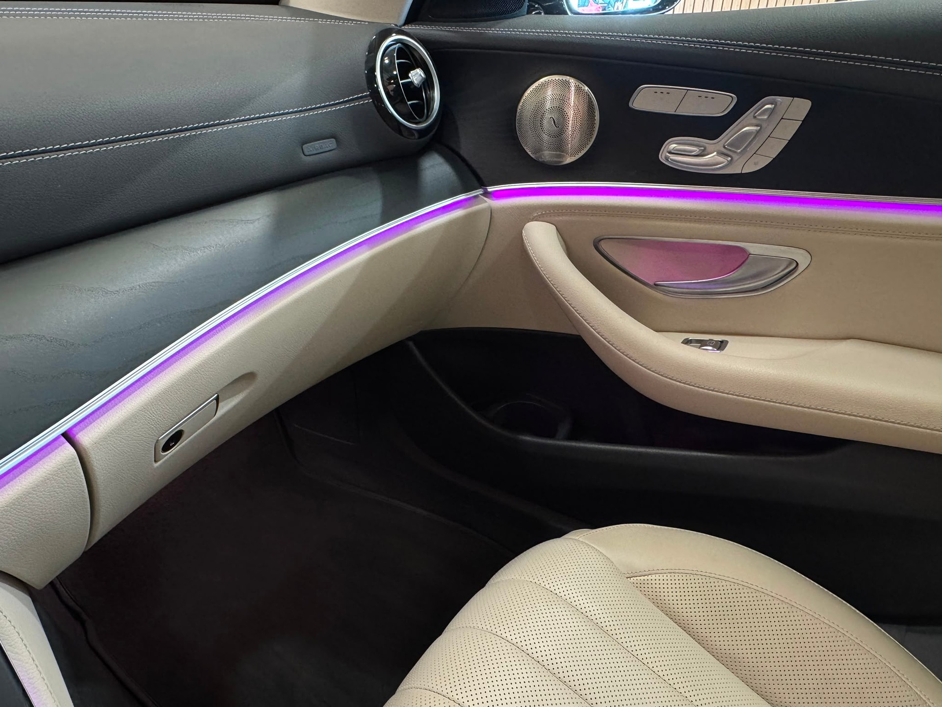 MERCEDES-BENZ E 300 d T 4Matic Exclusive 9G-Tronic-image-9