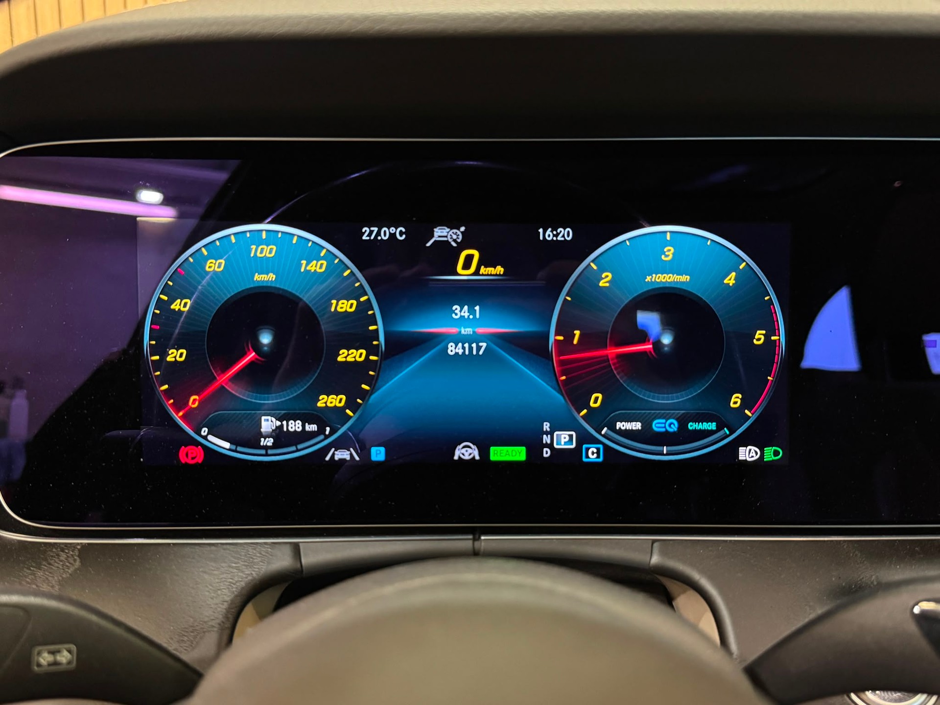 MERCEDES-BENZ E 300 d T 4Matic Exclusive 9G-Tronic-image-19
