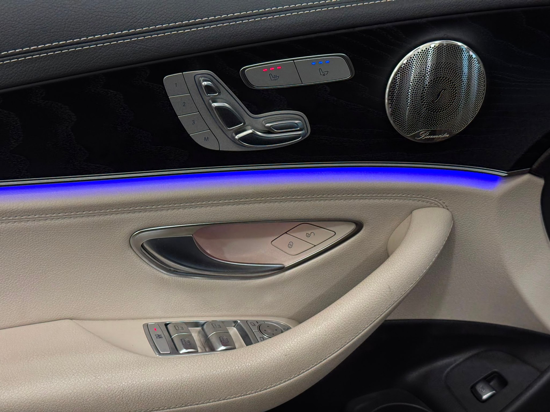 MERCEDES-BENZ E 300 d T 4Matic Exclusive 9G-Tronic-image-7