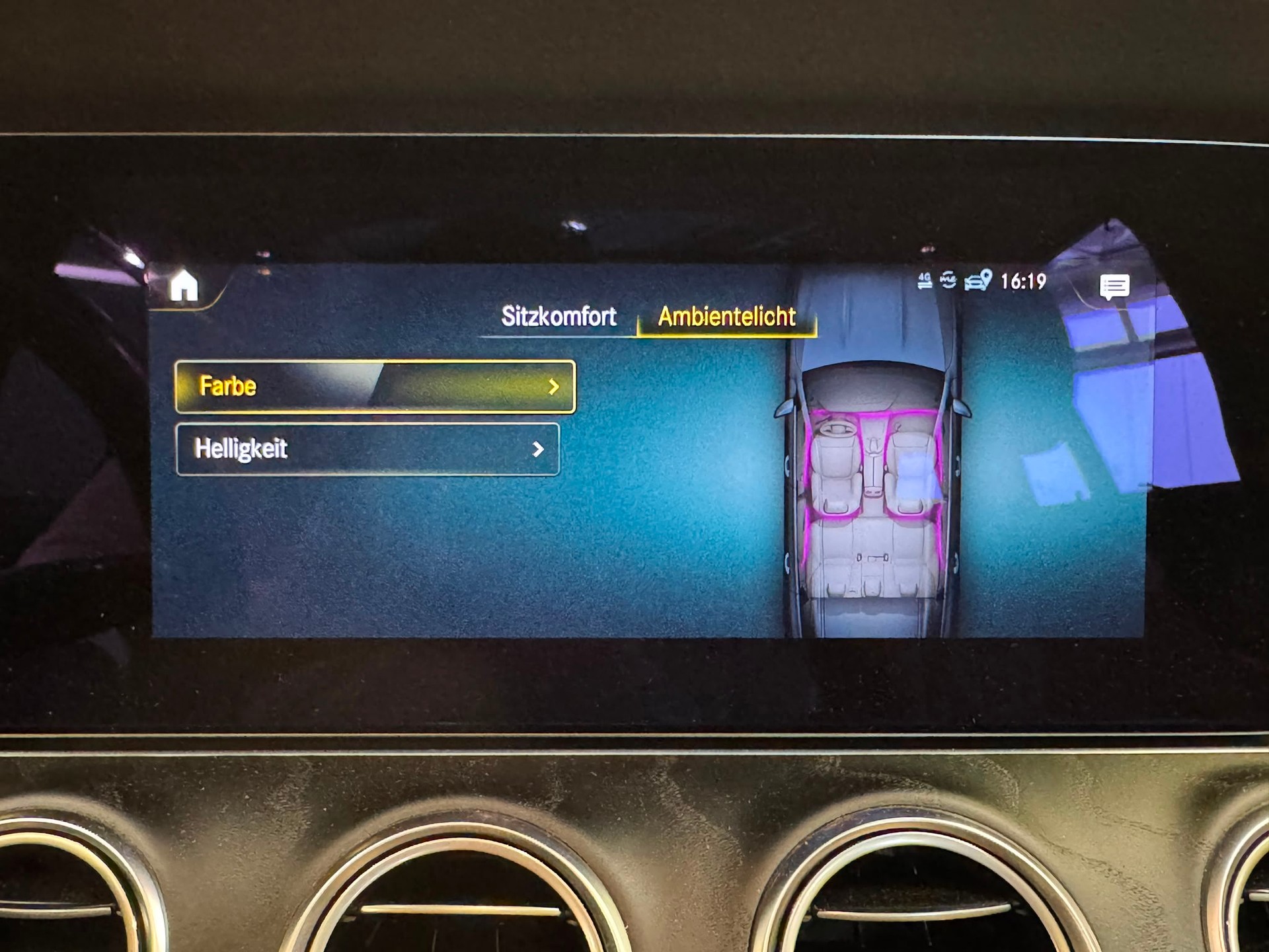 MERCEDES-BENZ E 300 d T 4Matic Exclusive 9G-Tronic-image-16