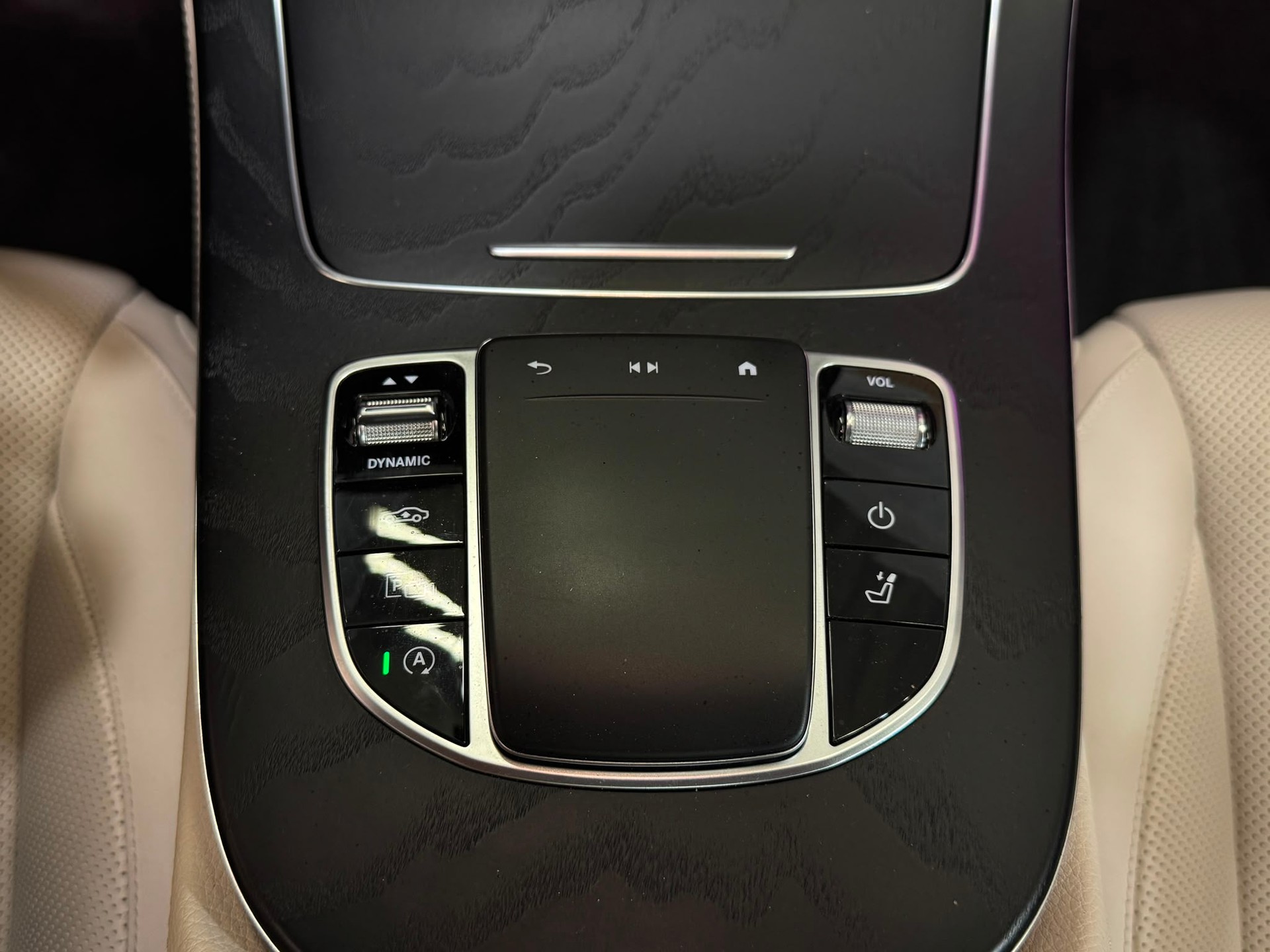 MERCEDES-BENZ E 300 d T 4Matic Exclusive 9G-Tronic-image-14
