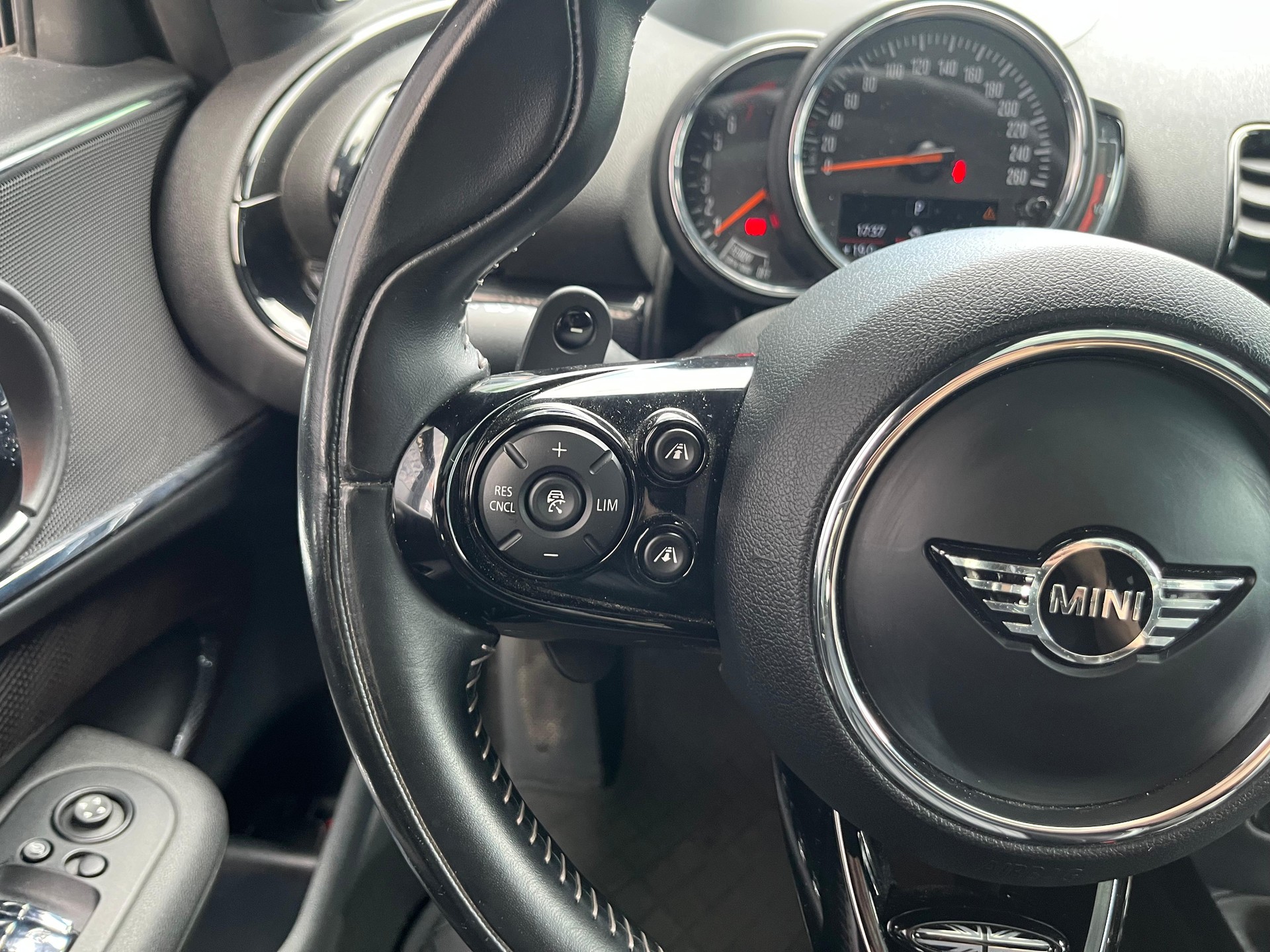 MINI Clubman Cooper S ALL4 Steptronic-image-15