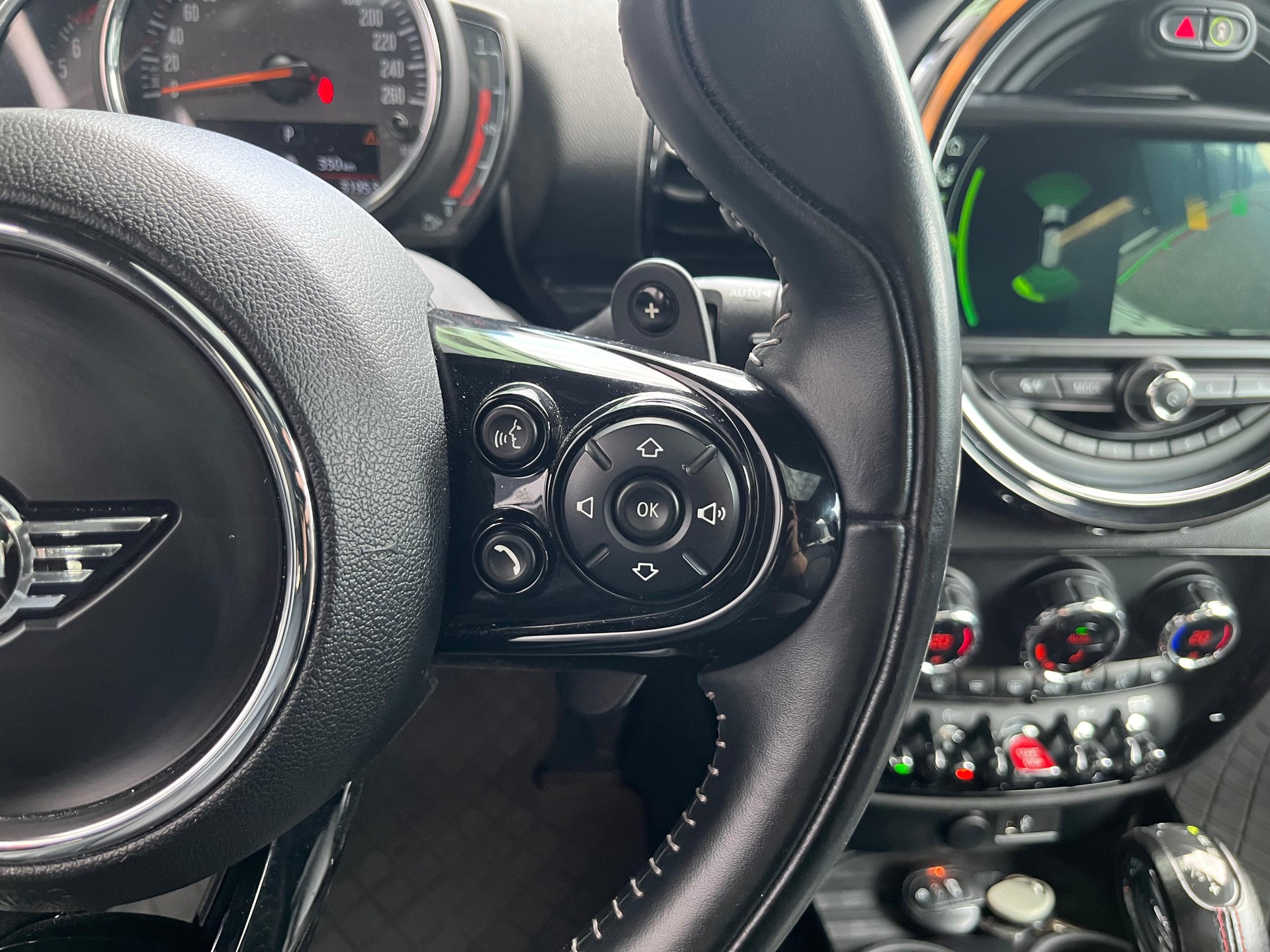 MINI Clubman Cooper S ALL4 Steptronic-image-16