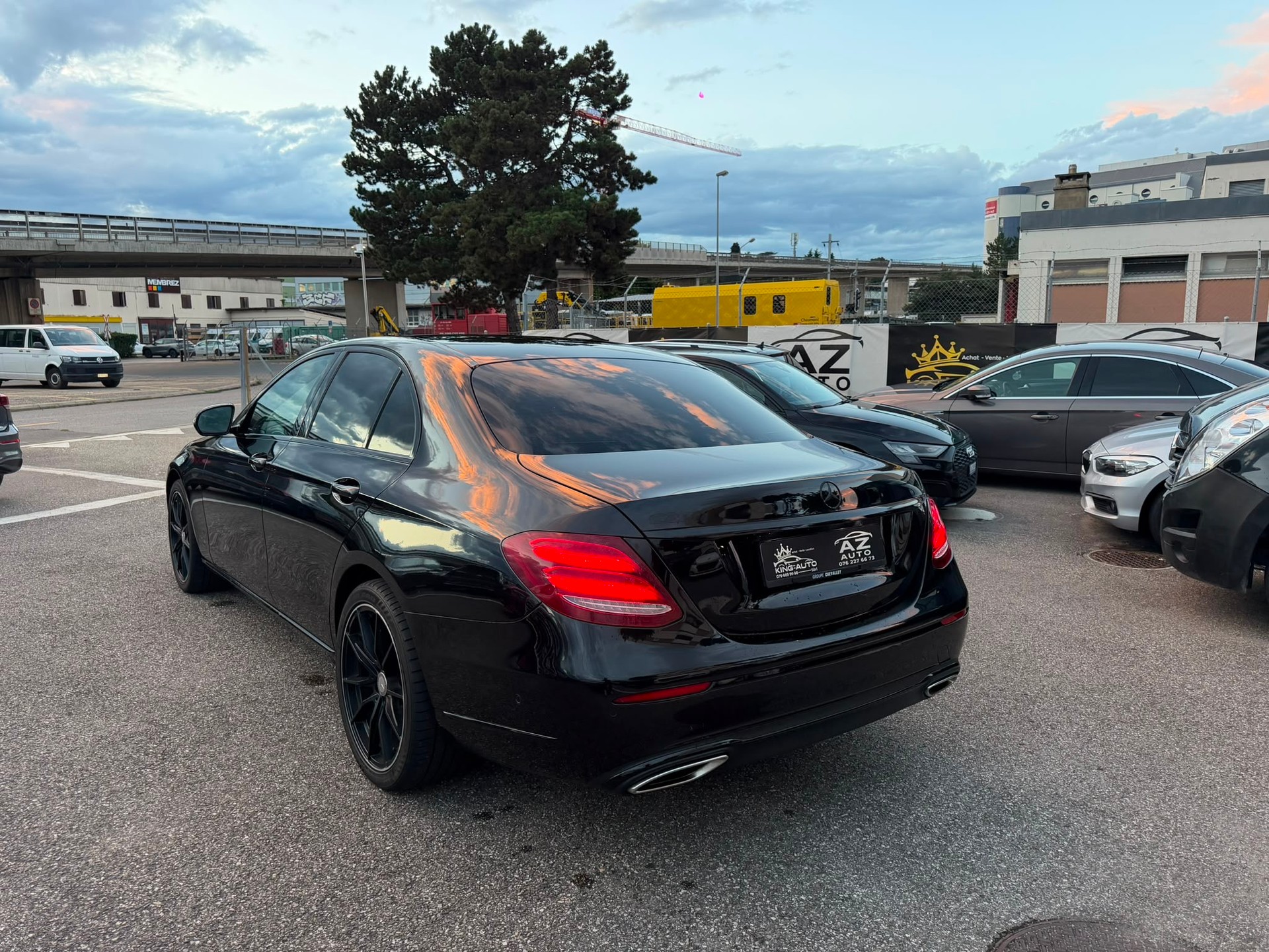 MERCEDES-BENZ E 200 AMG Line 9G-Tronic FULL BLACK GARANTIE 2 ans-image-3