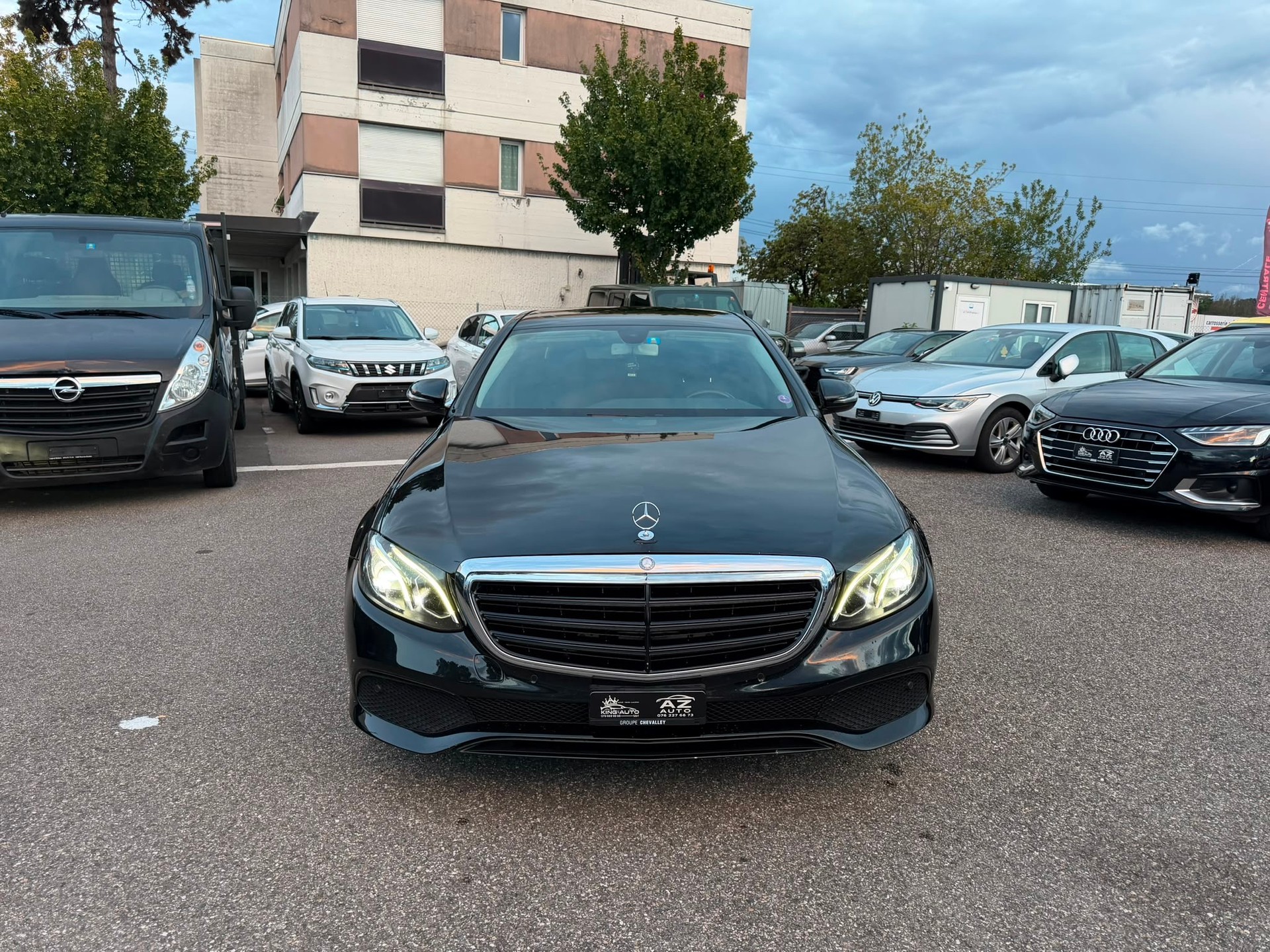 MERCEDES-BENZ E 200 AMG Line 9G-Tronic FULL BLACK GARANTIE 2 ans-image-0