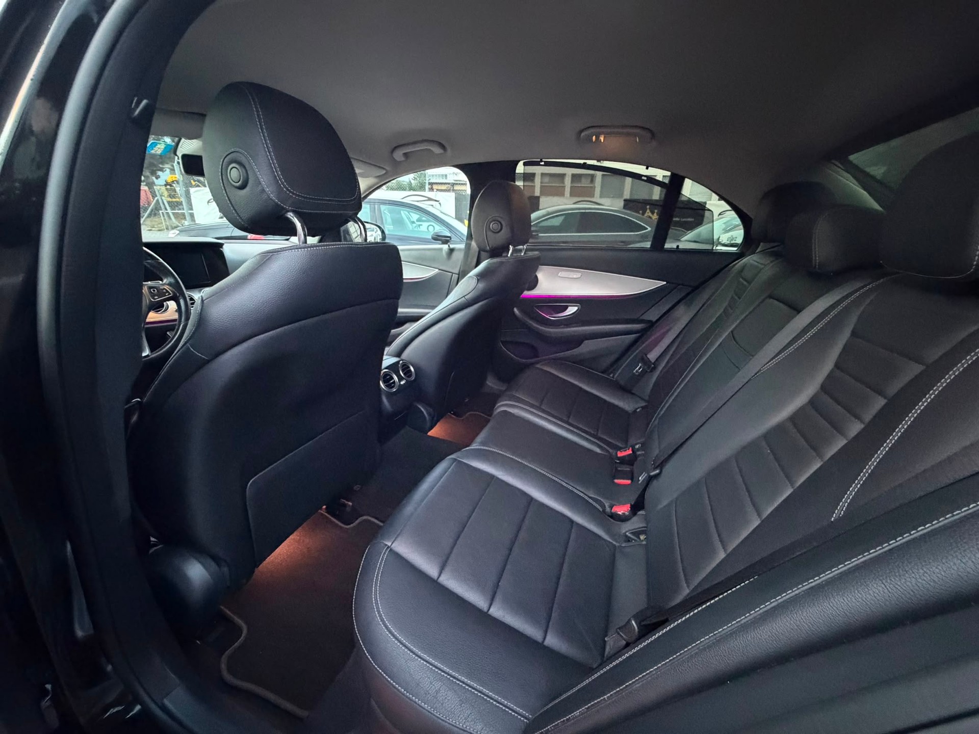 MERCEDES-BENZ E 200 AMG Line 9G-Tronic FULL BLACK GARANTIE 2 ans-image-18