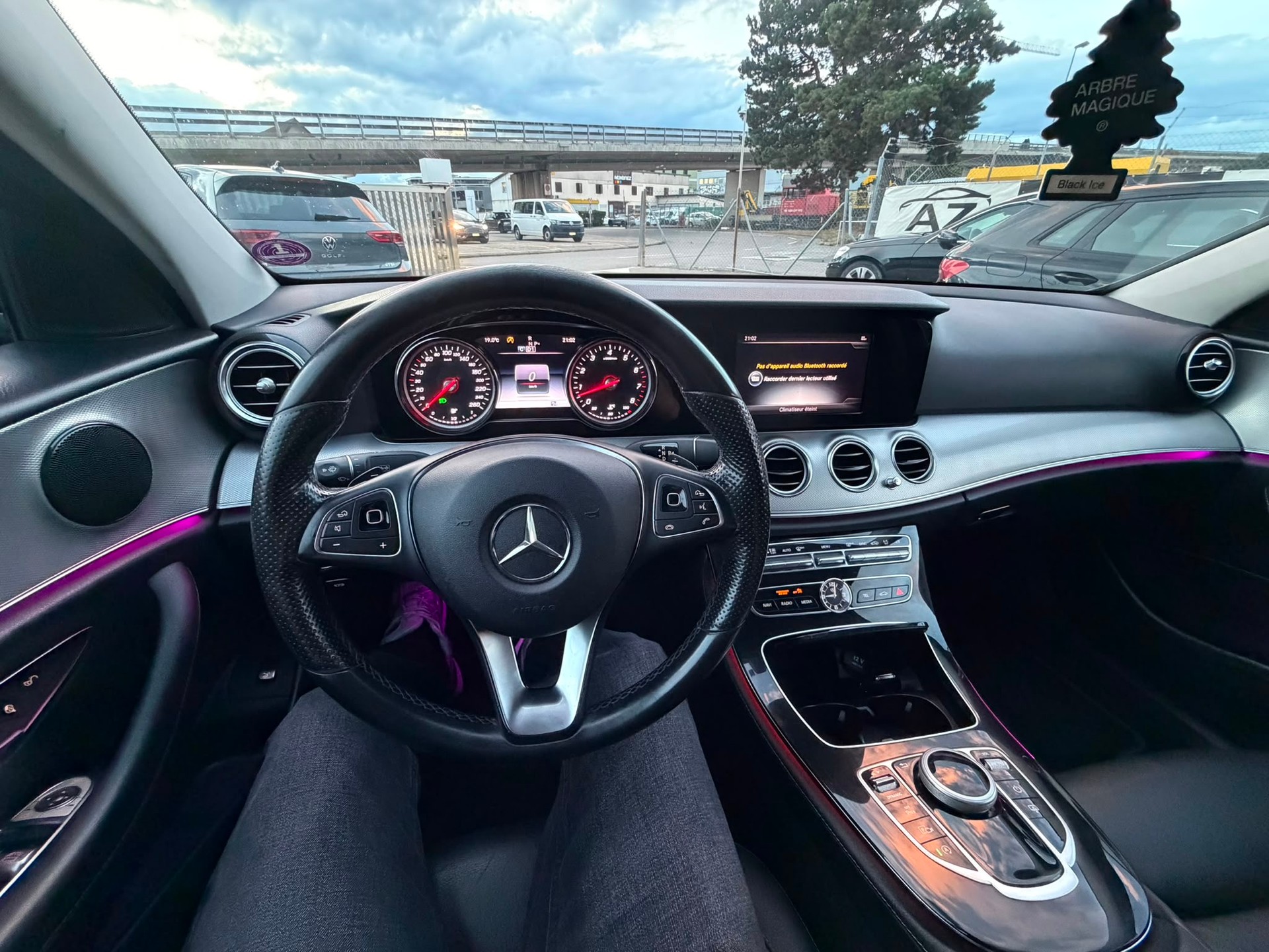 MERCEDES-BENZ E 200 AMG Line 9G-Tronic FULL BLACK GARANTIE 2 ans-image-14