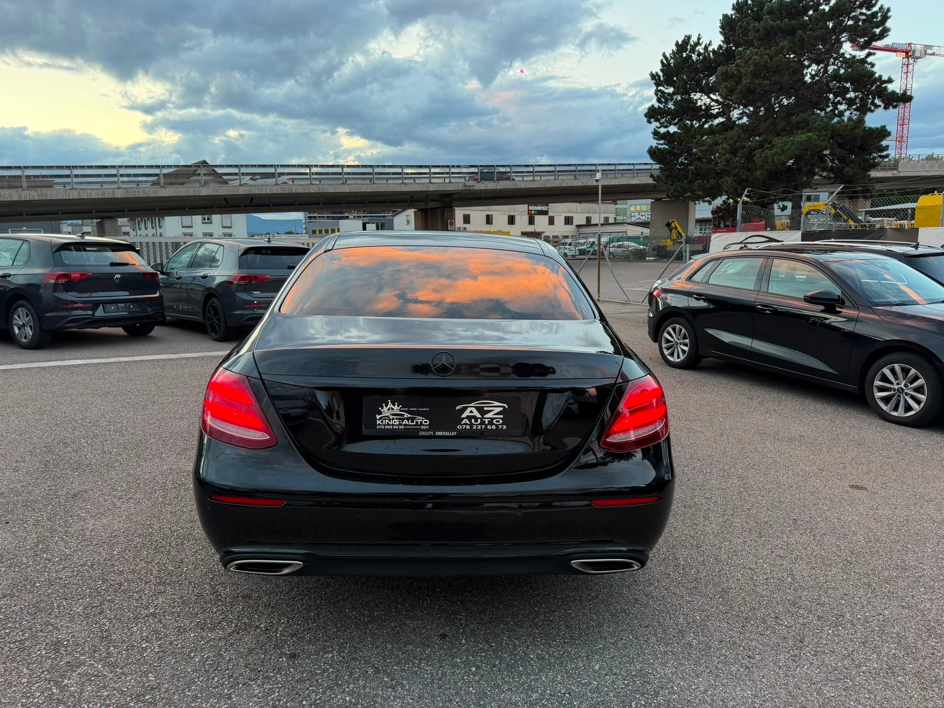 MERCEDES-BENZ E 200 AMG Line 9G-Tronic FULL BLACK GARANTIE 2 ans-image-4