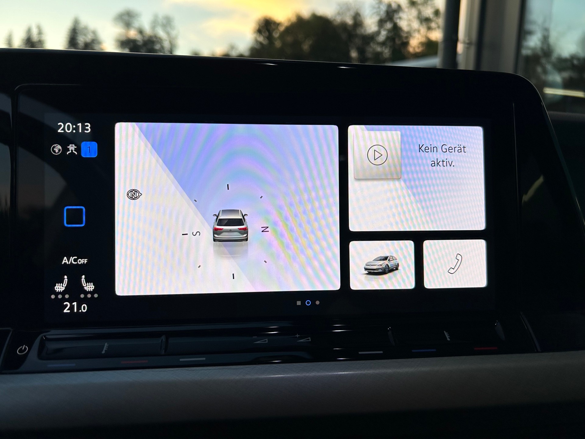 VW Golf Variant 1.5 eTSI mHEV Life-image-13
