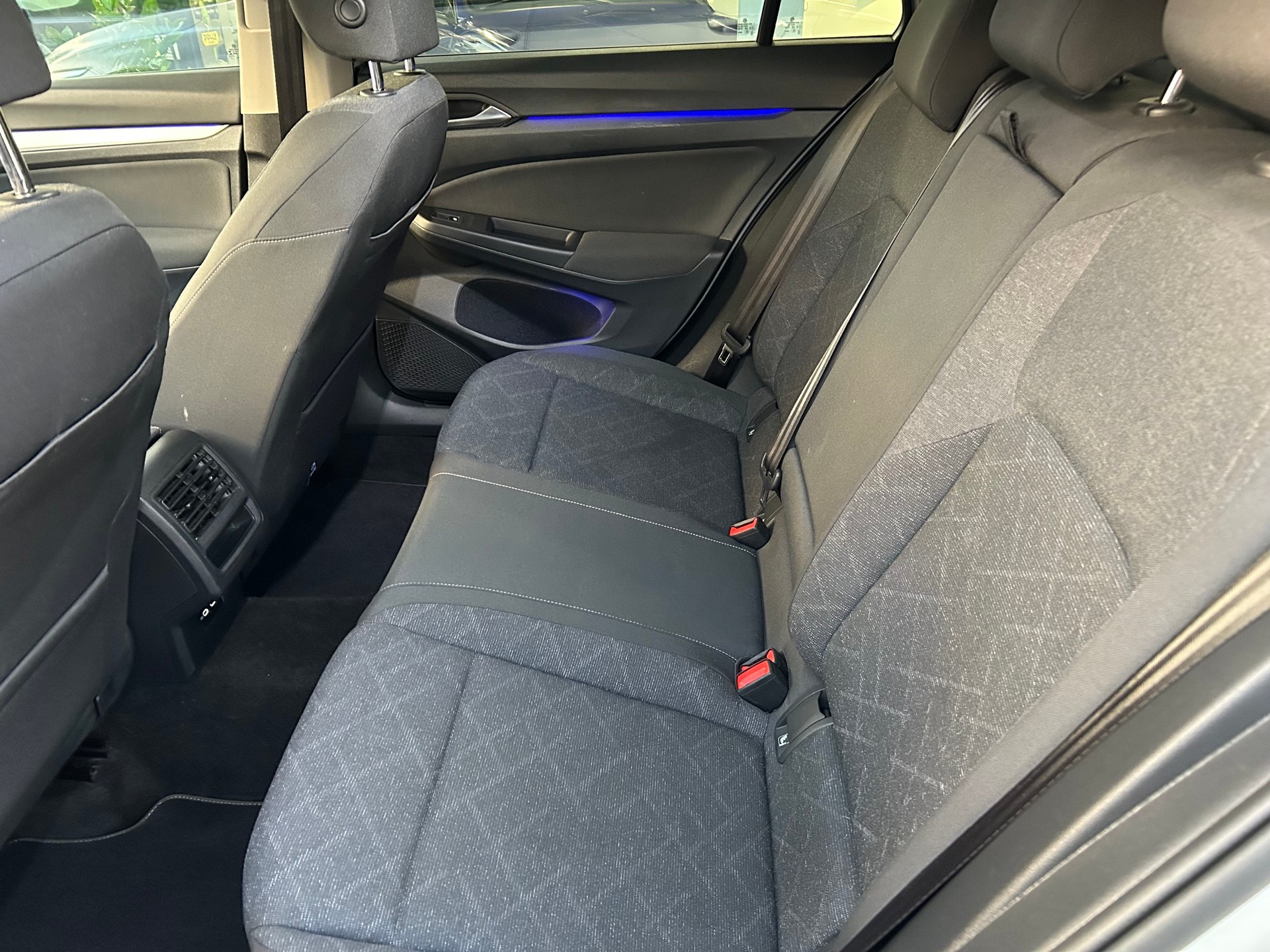 VW Golf Variant 1.5 eTSI mHEV Life-image-11