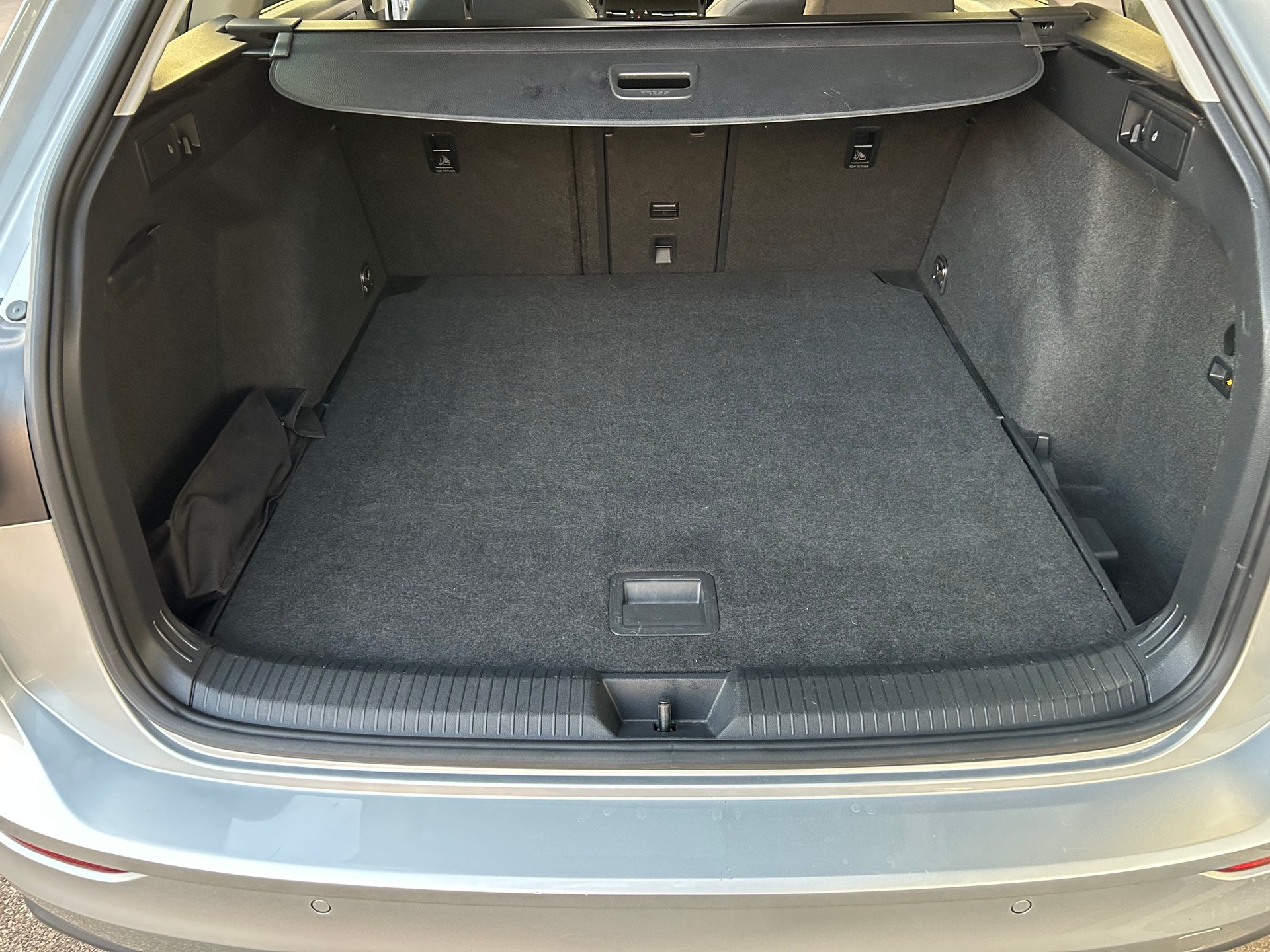 VW Golf Variant 1.5 eTSI mHEV Life-image-8