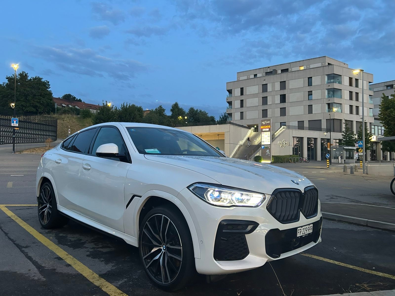 BMW 40d xDrive-image-0