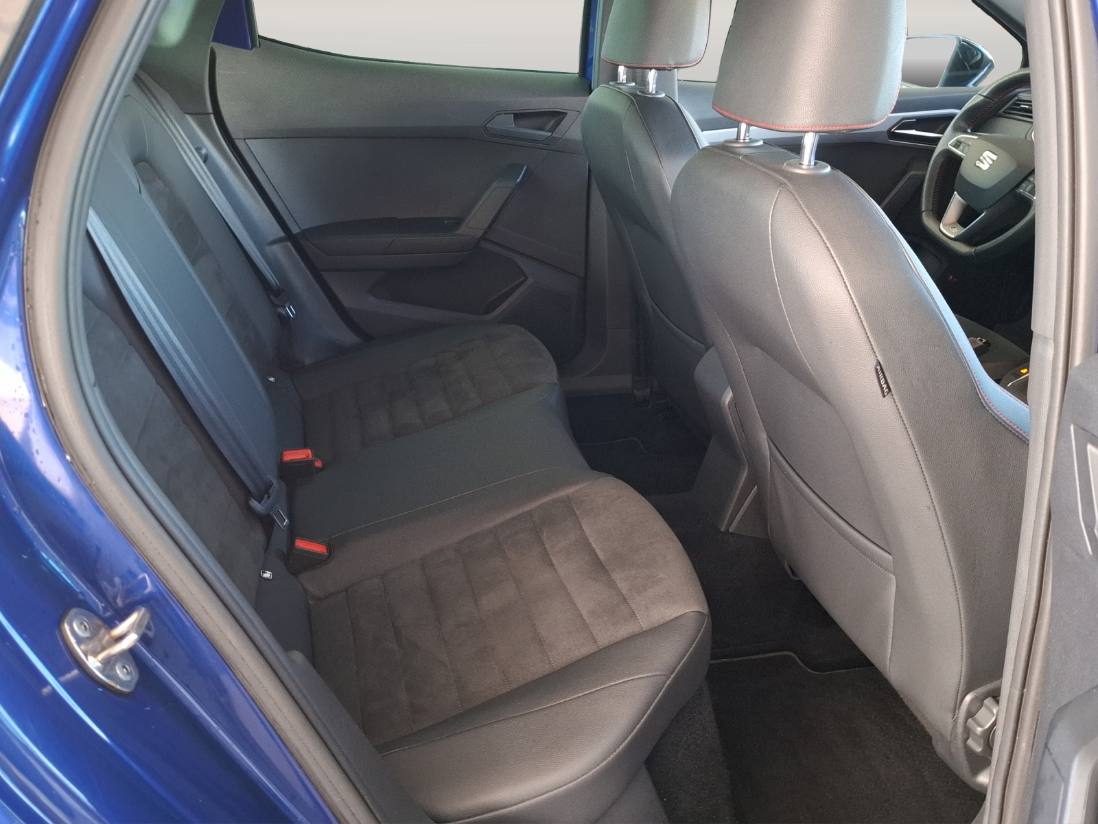 SEAT Ibiza 1.0 EcoTSI Hola FR-image-10