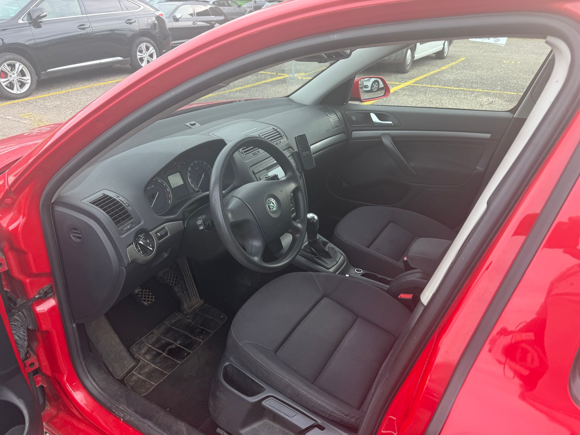 SKODA Octavia 2.0 TDI Elegance-image-8